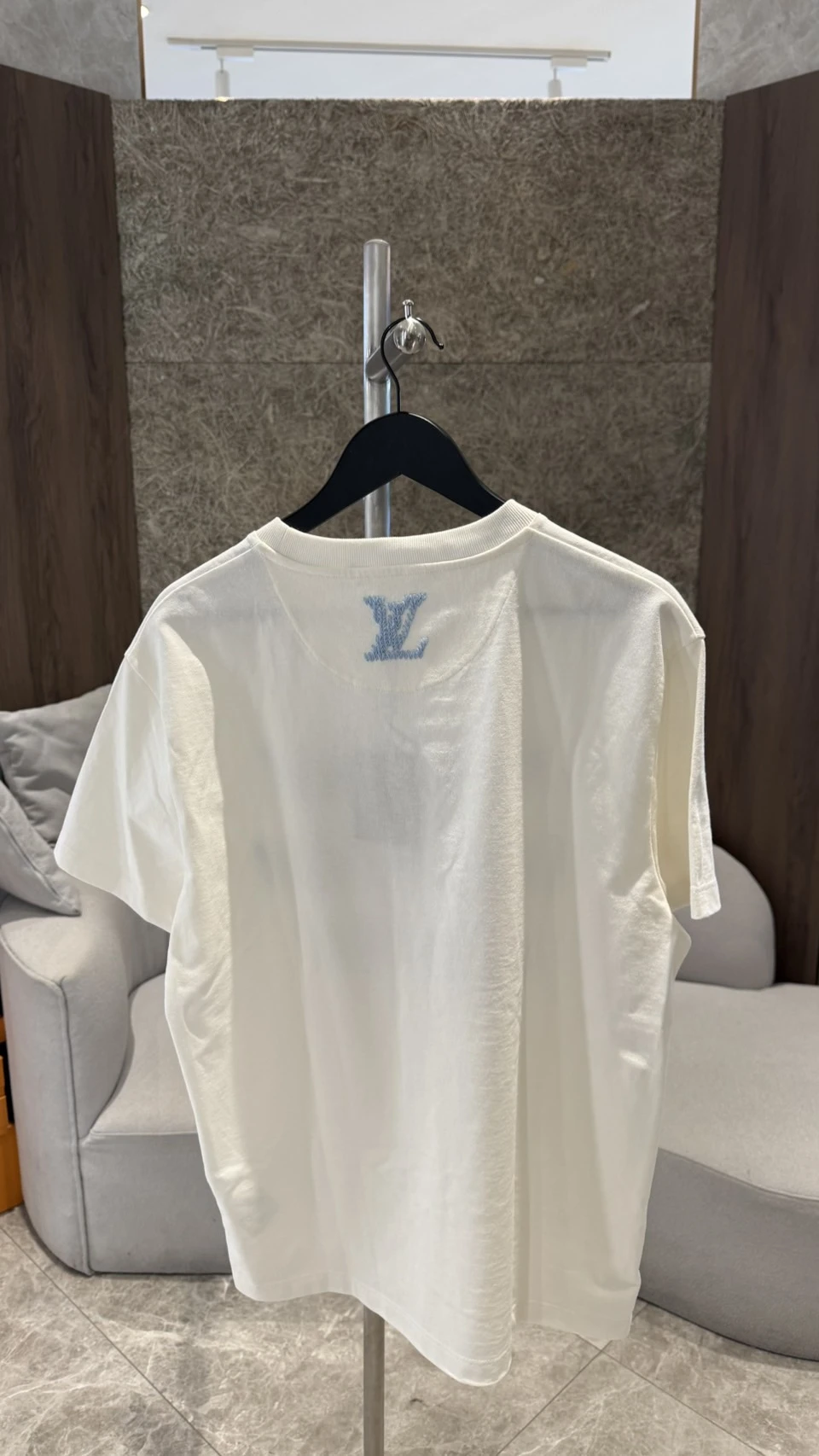 LV 新款白底藍字短袖