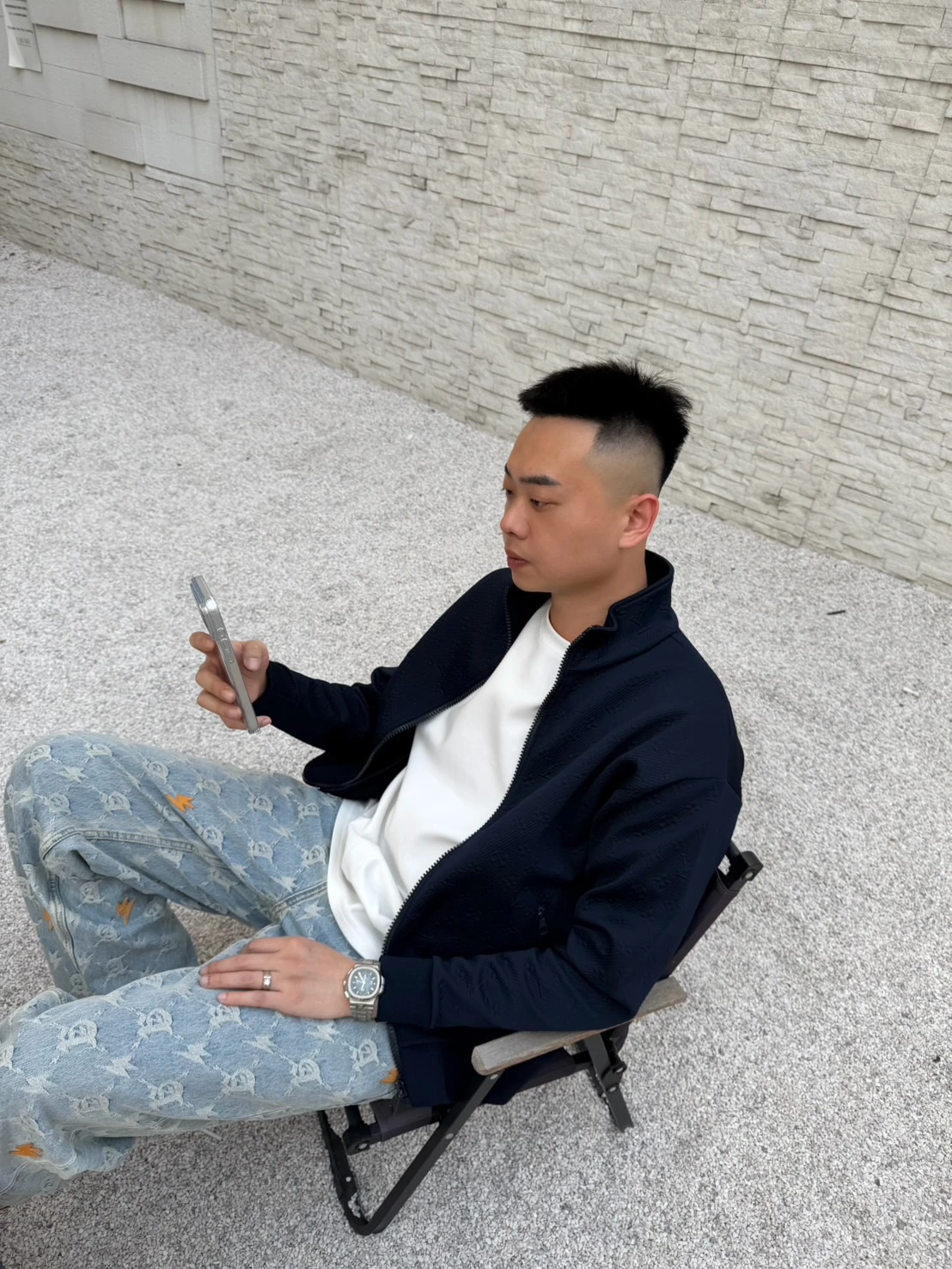 LV 深藍壓紋外套