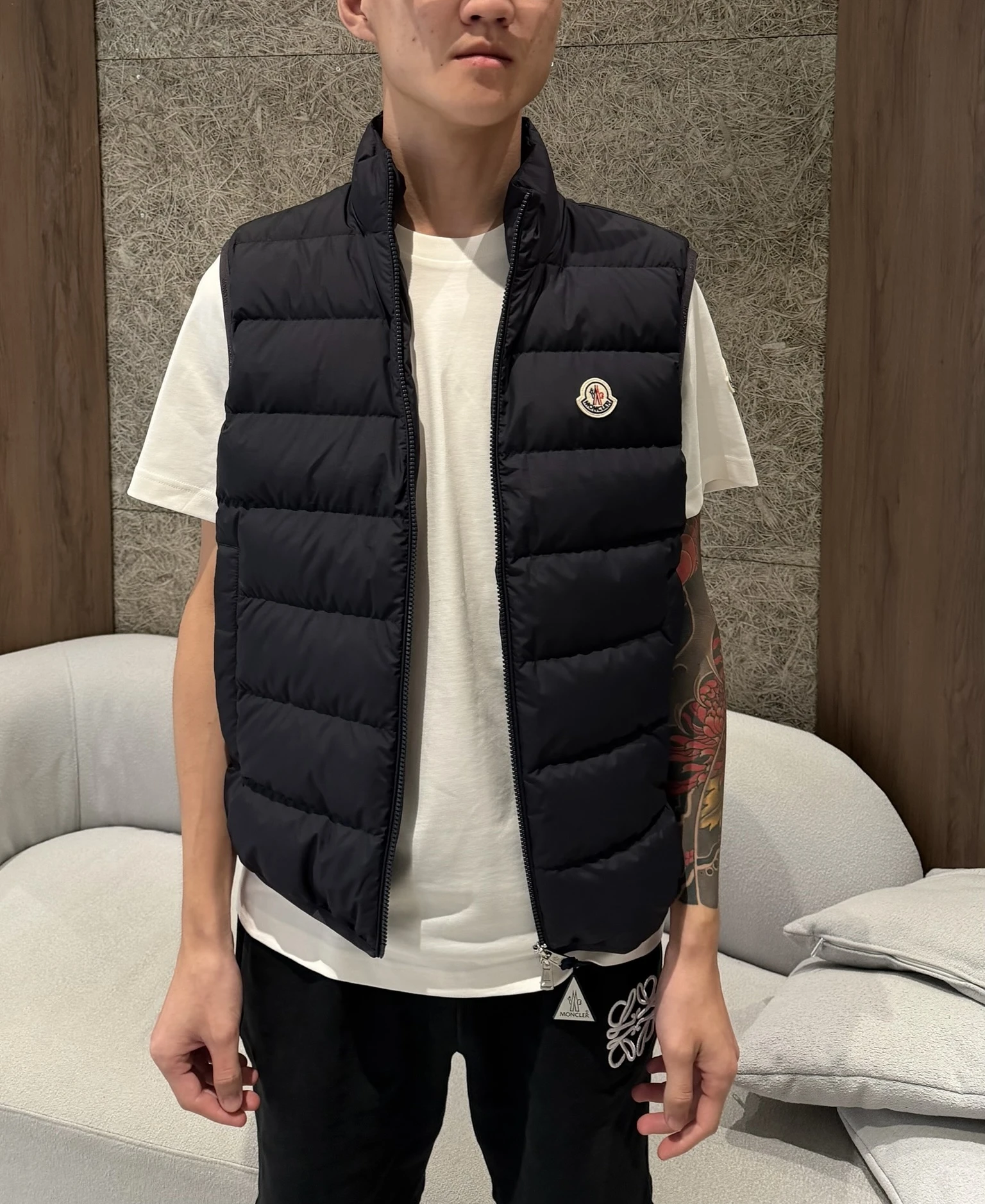 Moncler 深藍小標背心