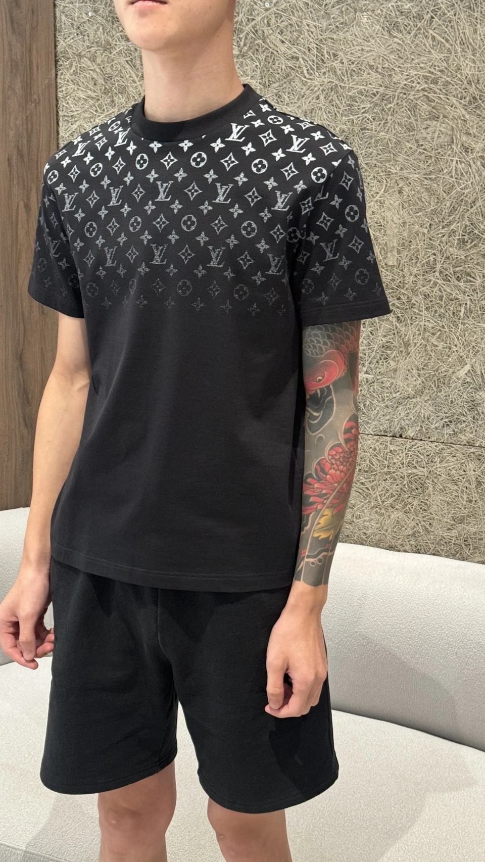 LV 漸層帽T 黑