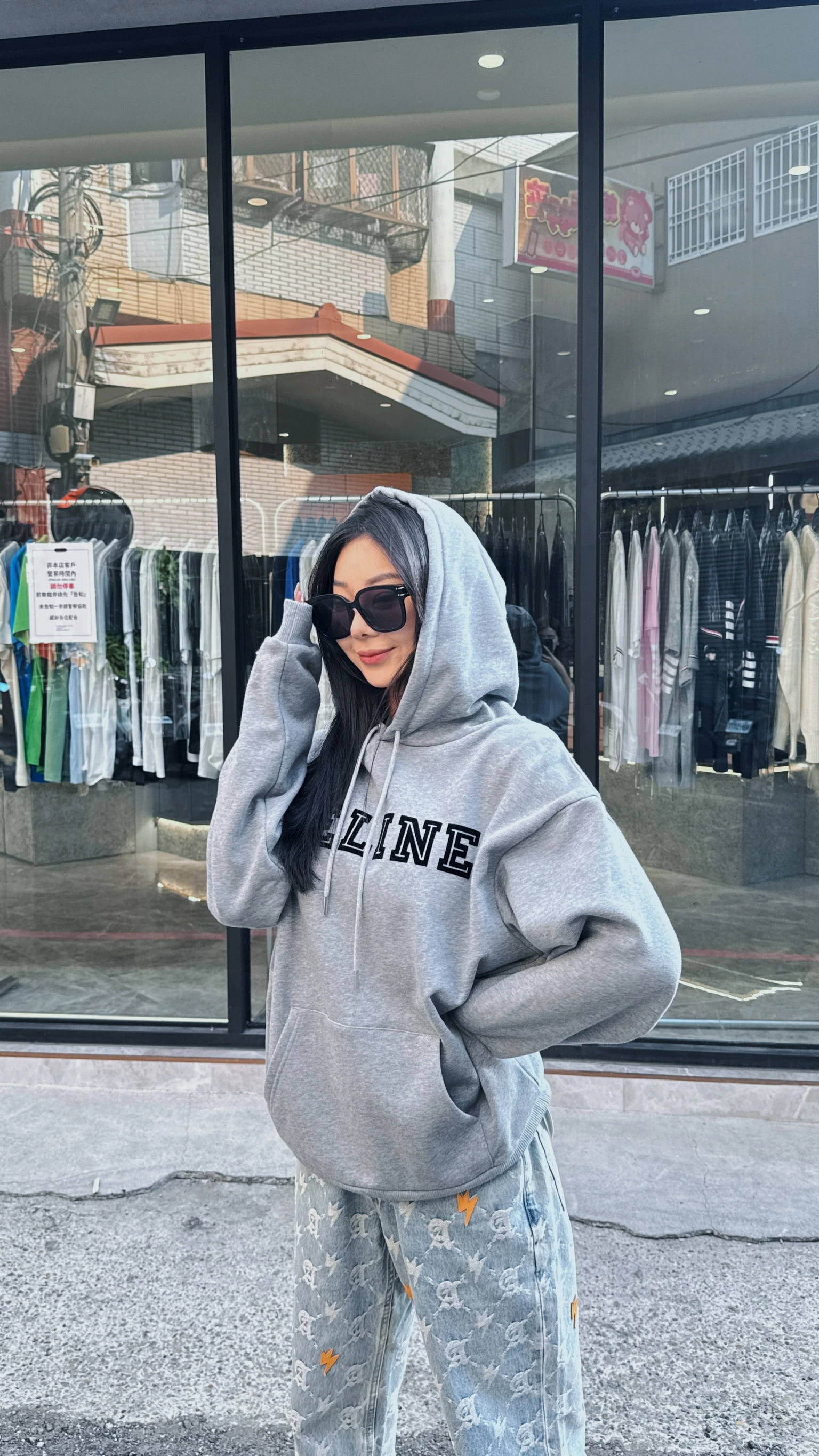 Celine 灰底黑字帽踢