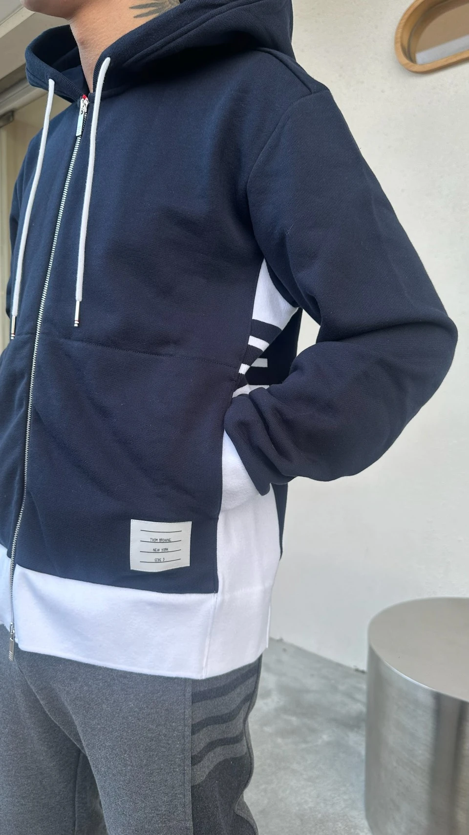 TB 深藍拚白連帽外套