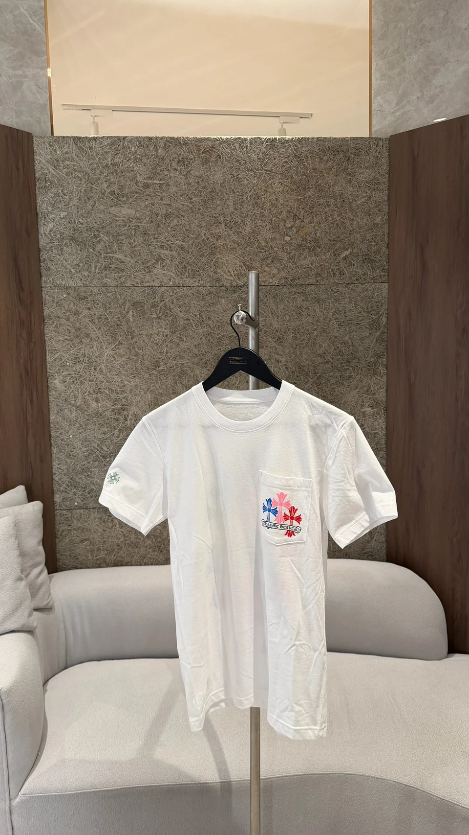 克羅心 白底背後彩色Logo短袖