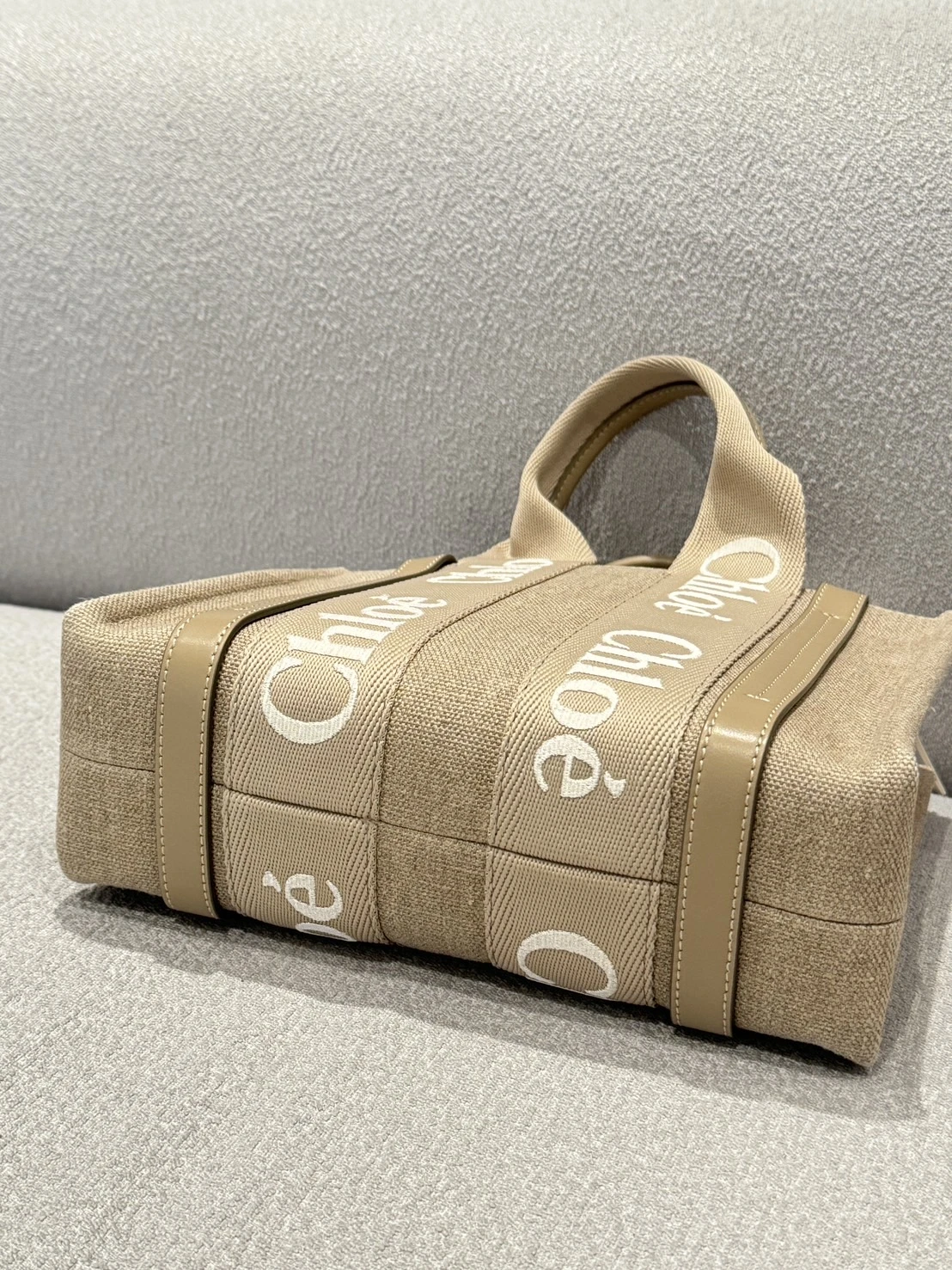 Chloe 新款刺繡托特包 小號