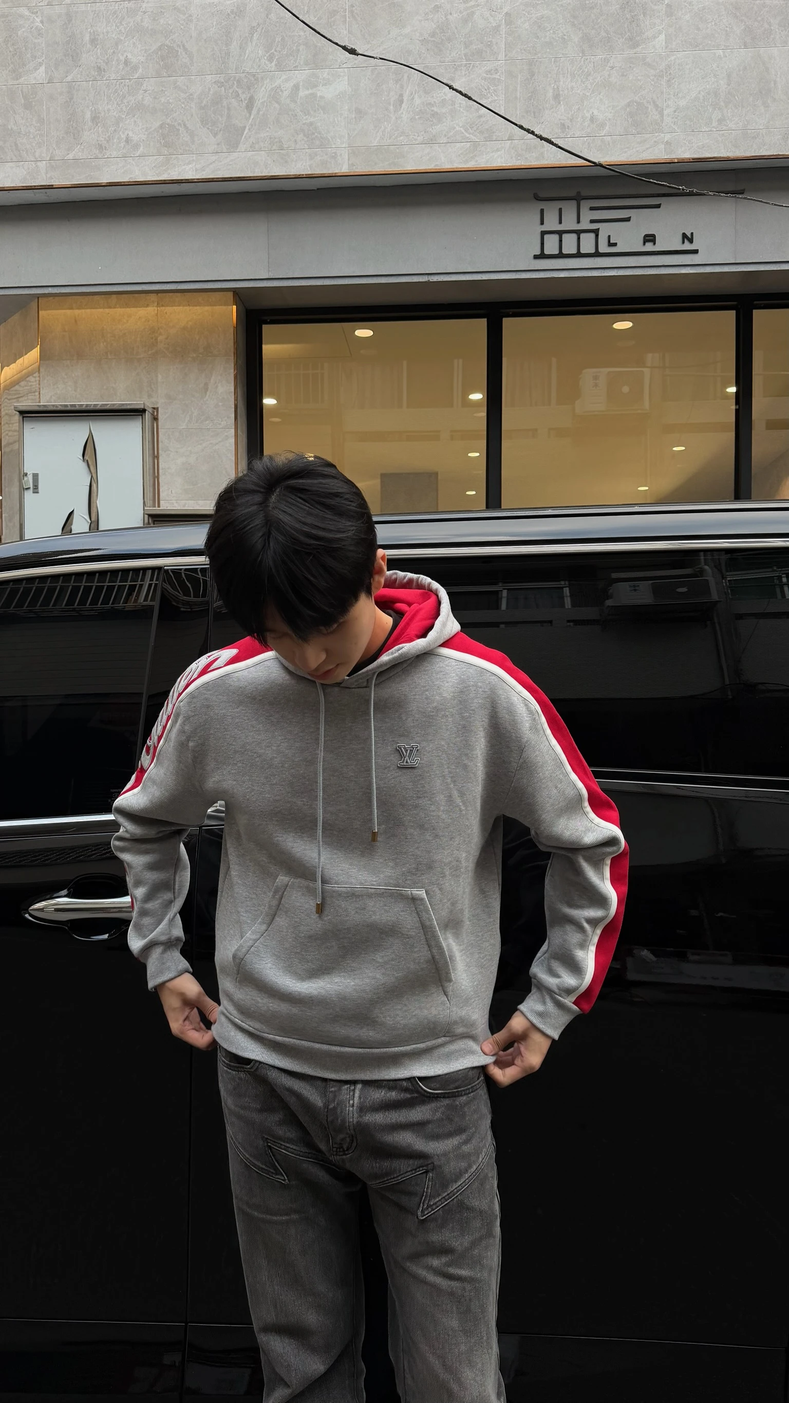 LV 新款紅邊灰底帽踢