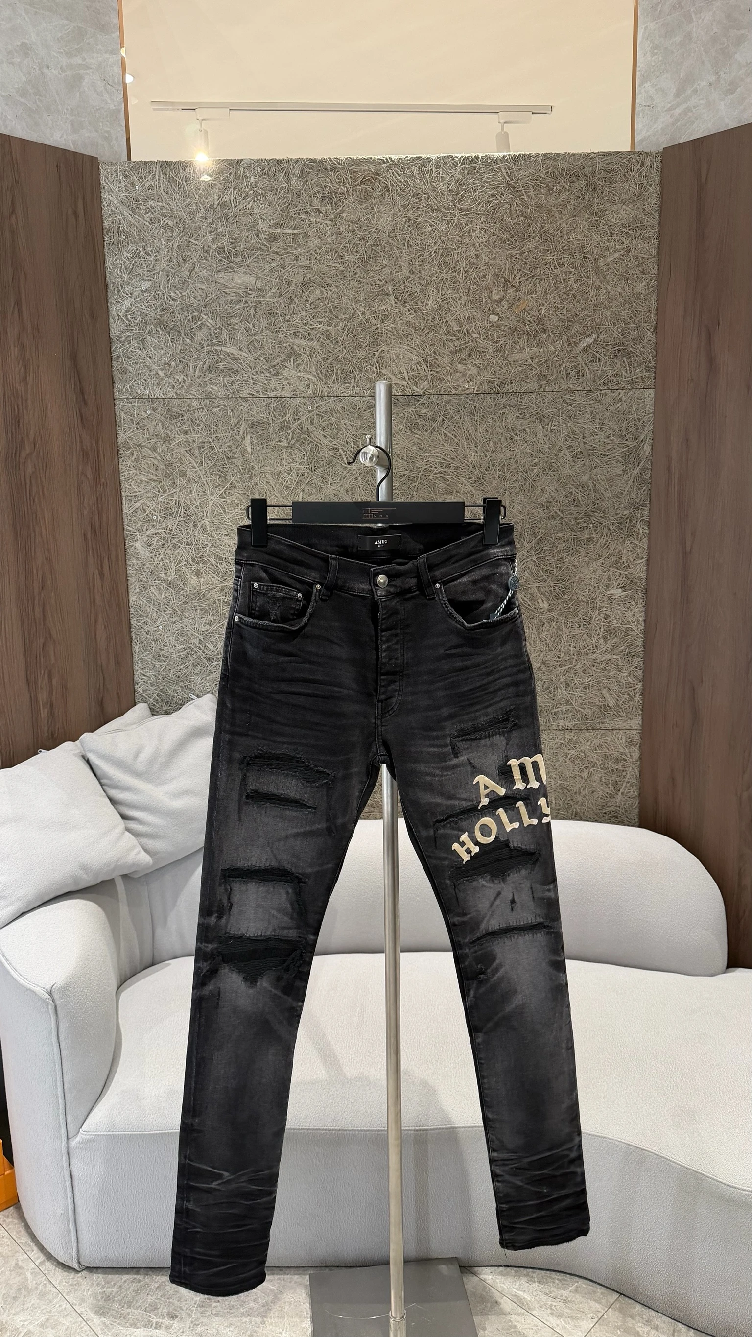 Amiri 黑牛仔米色刺繡牛仔褲