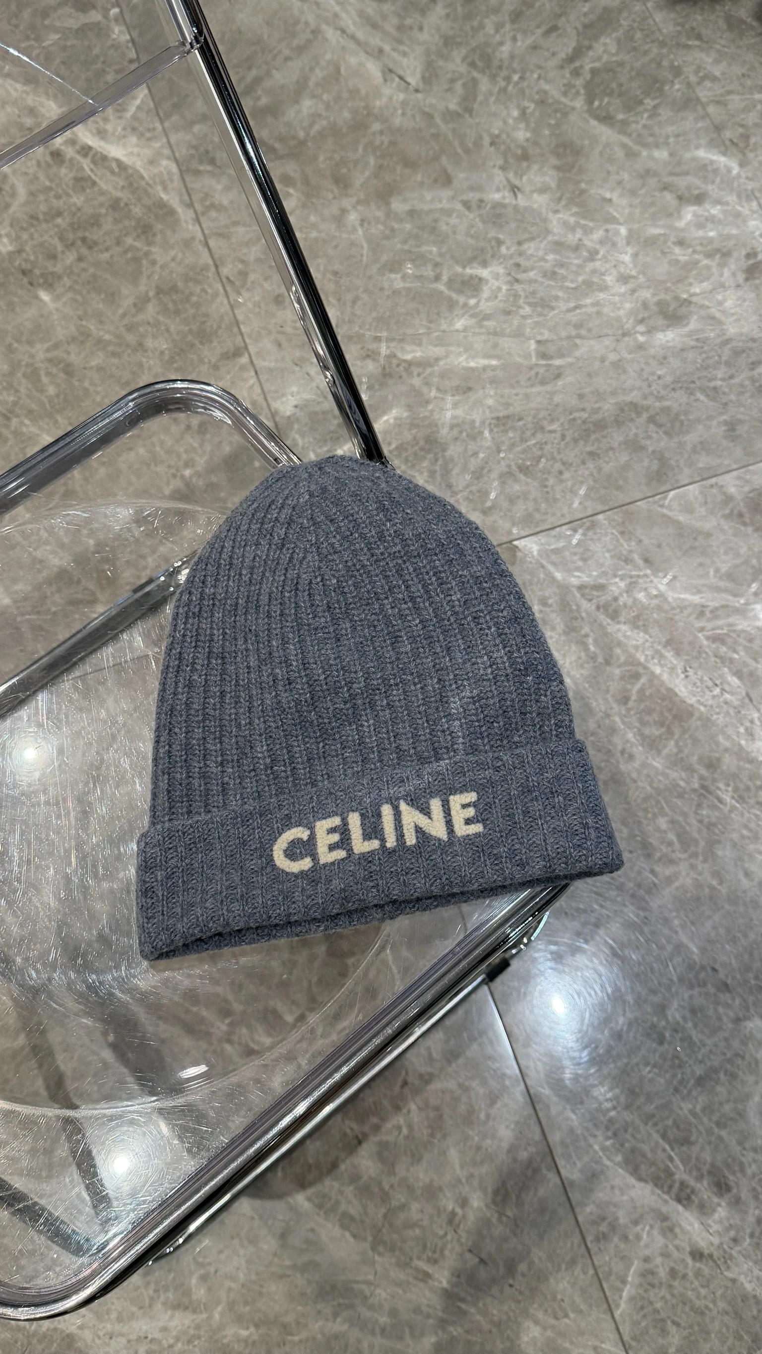 Celine 灰色毛帽