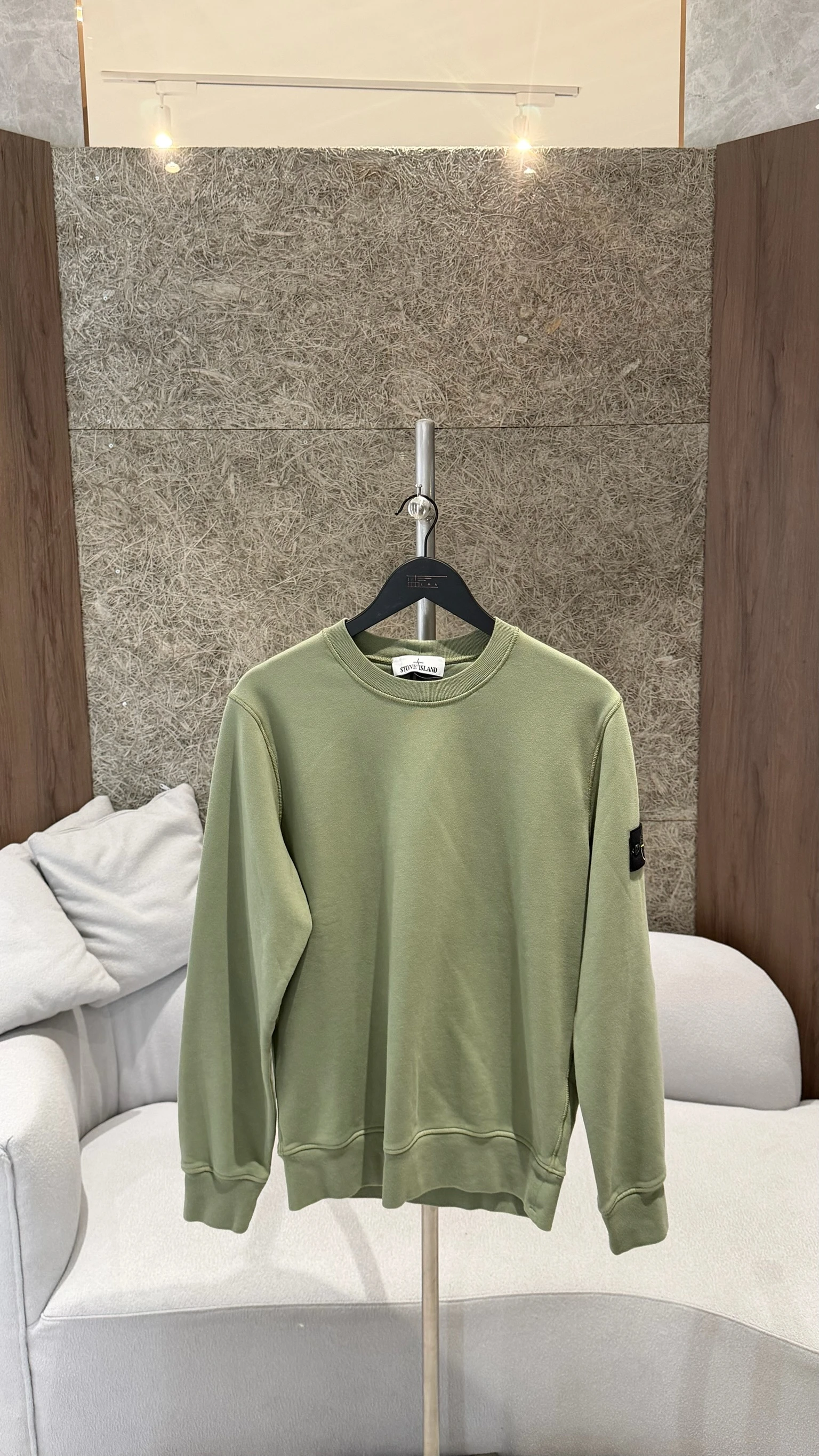 Stone island 軍綠色大學踢