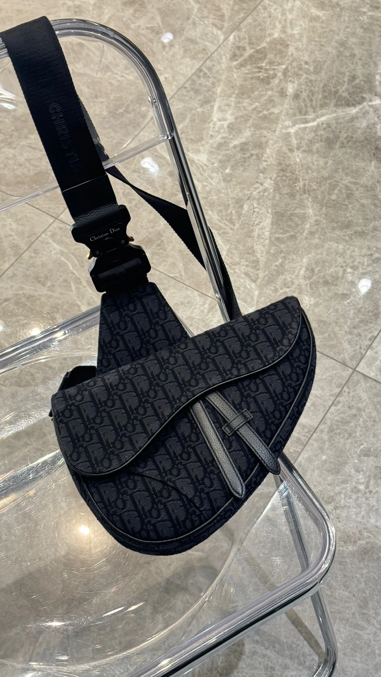 Dior 馬鞍側背包