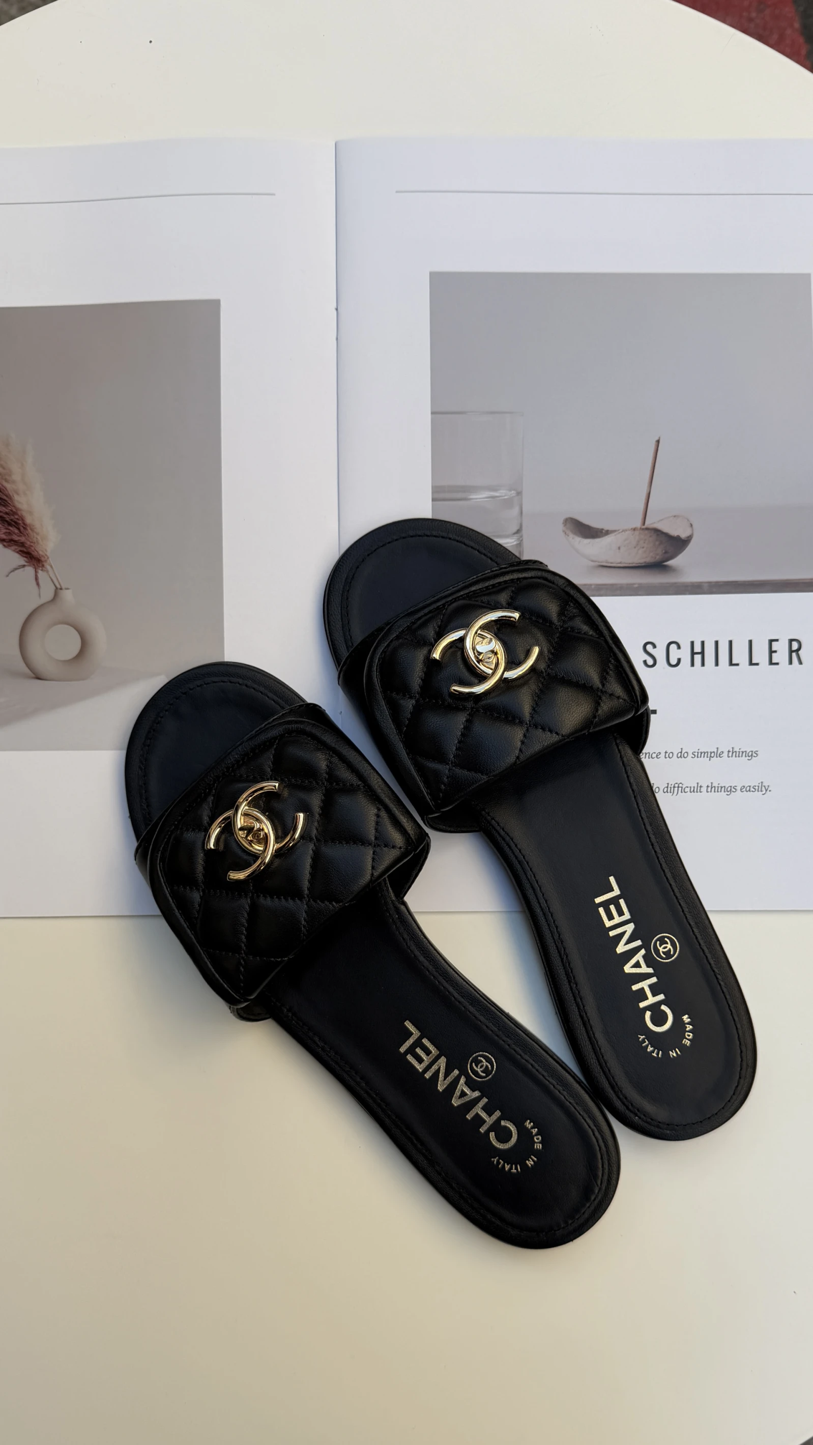 Chanel 黑金涼拖