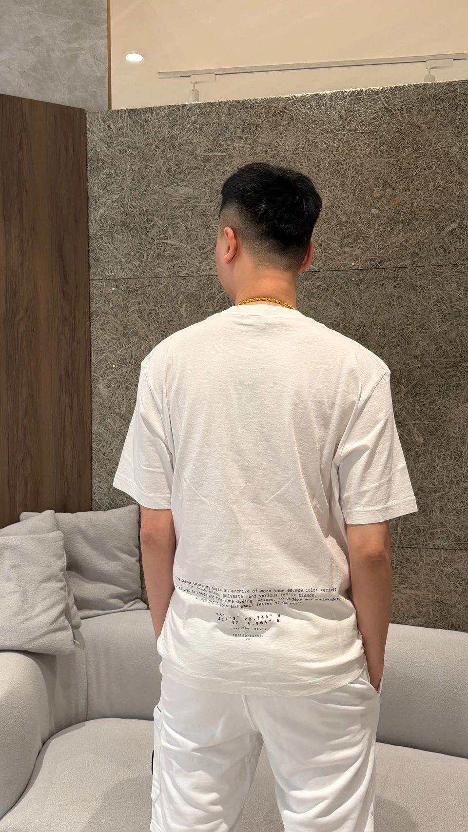 Stone island 胸前標誌白短袖