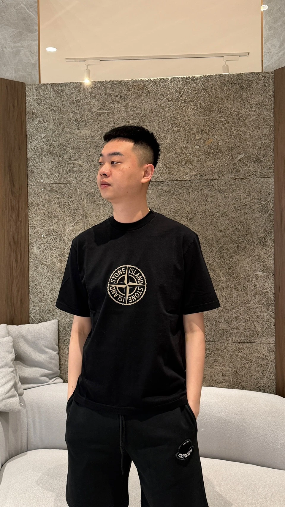 Stone island 胸前標誌黑短袖