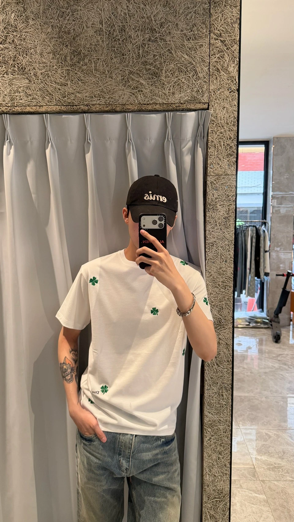 Dior 滿版刺繡四葉草短袖