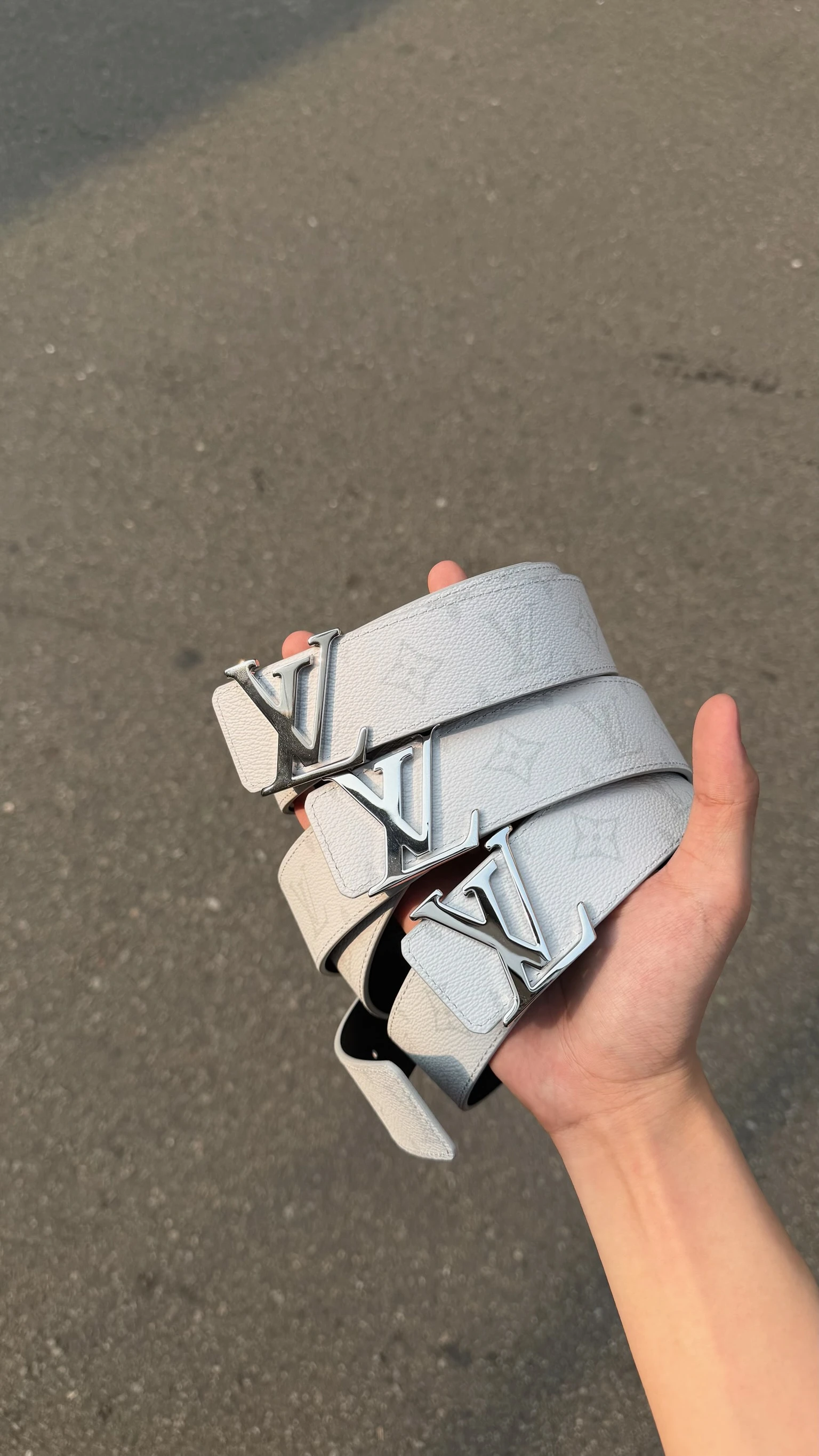 LV 新款白老花皮帶