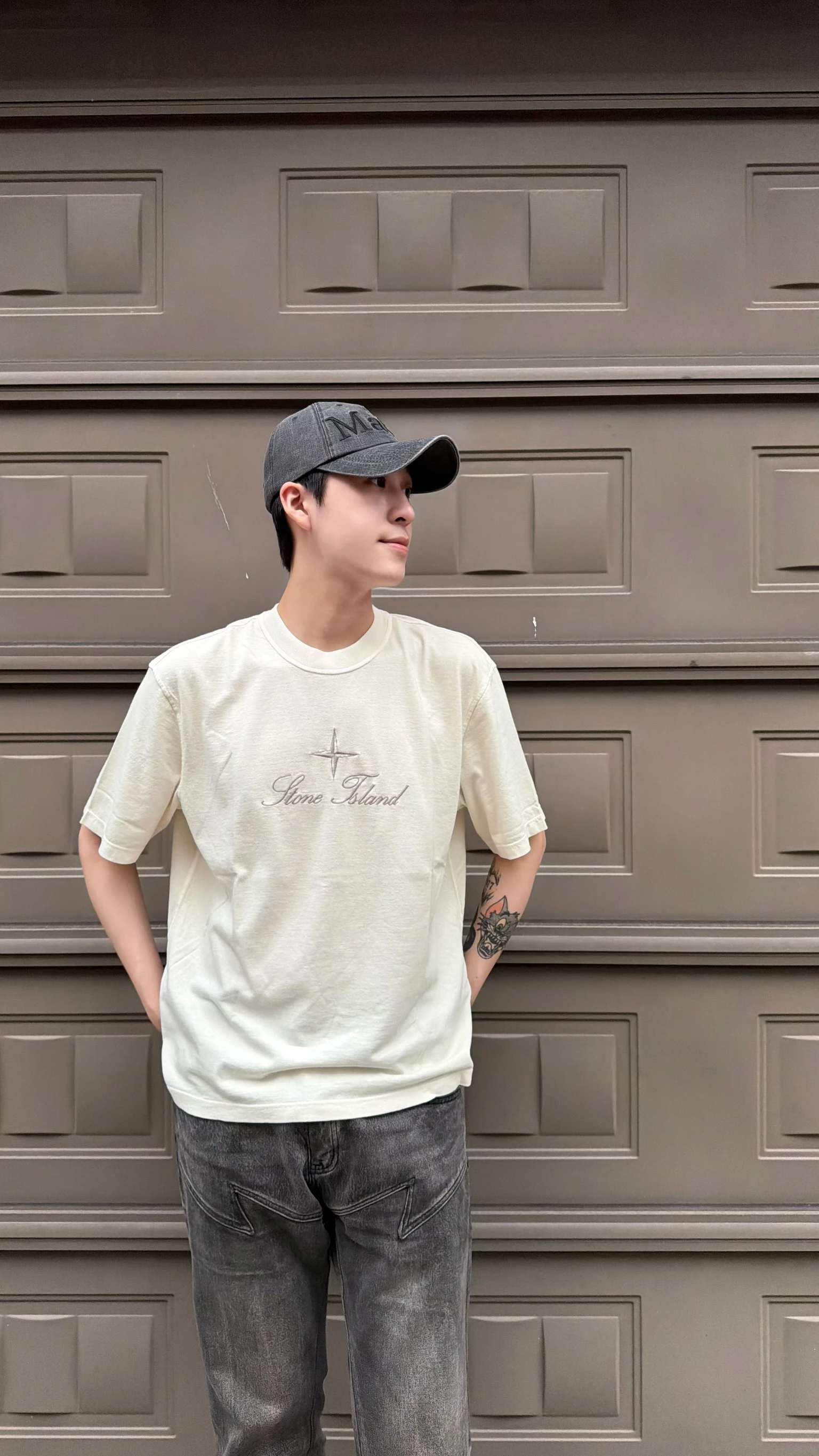 Stone island 胸前草寫白短袖