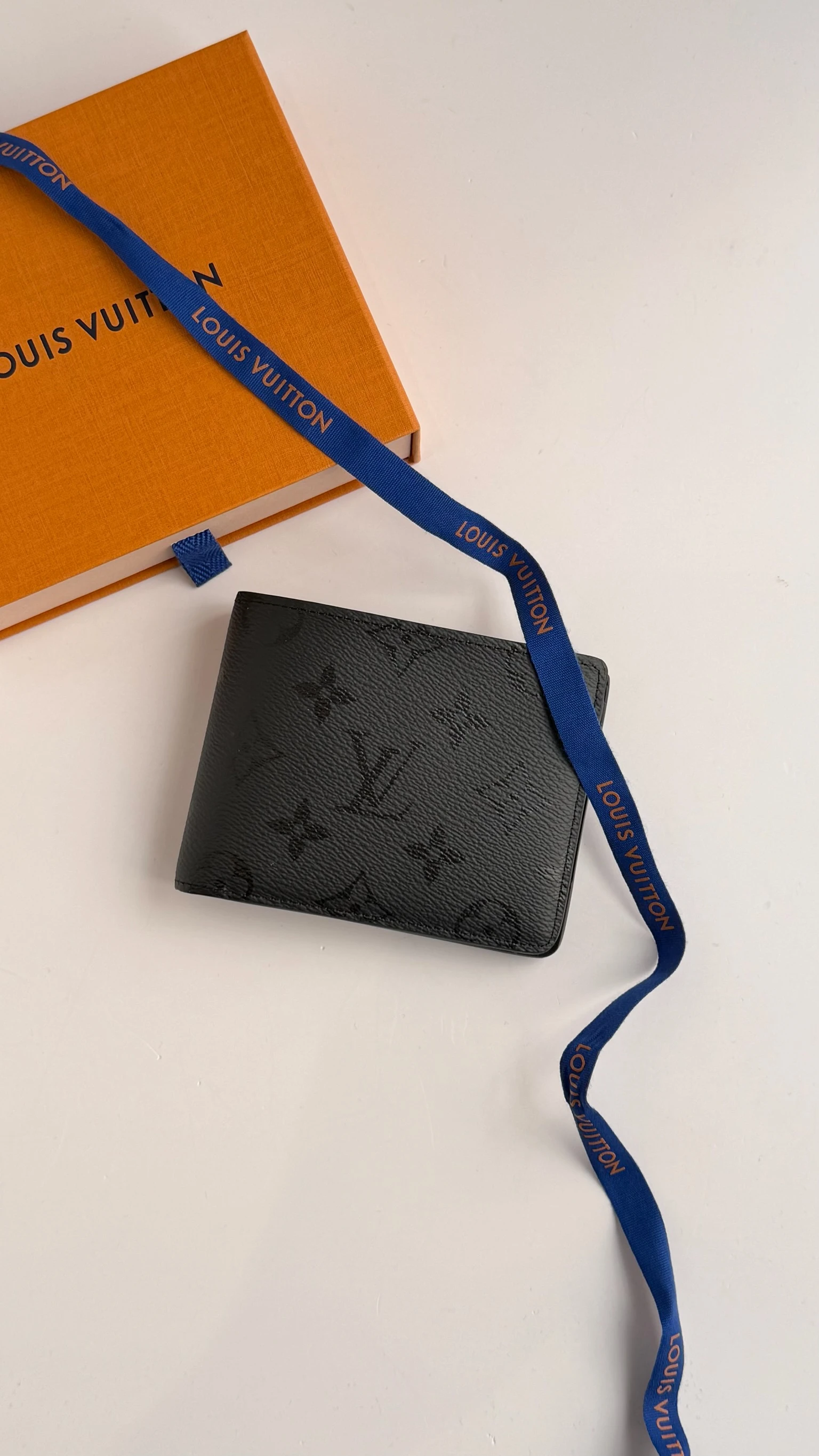 LV 午夜黑交叉短夾