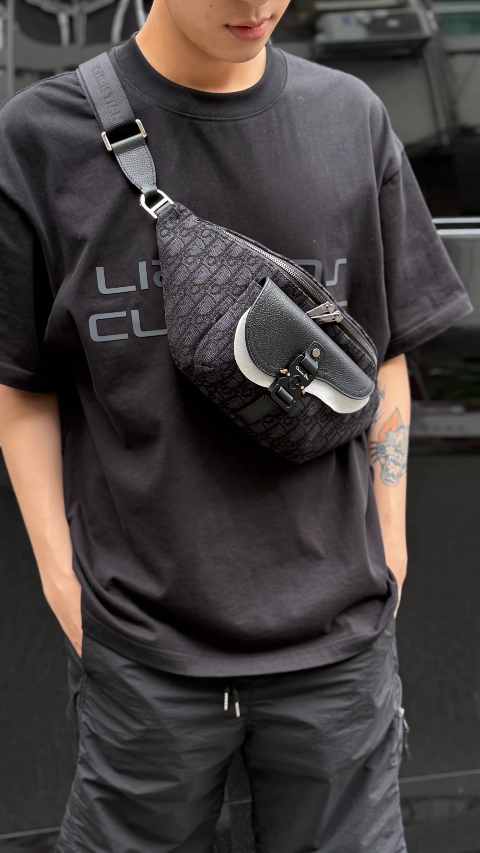 Dior 馬鞍腰包