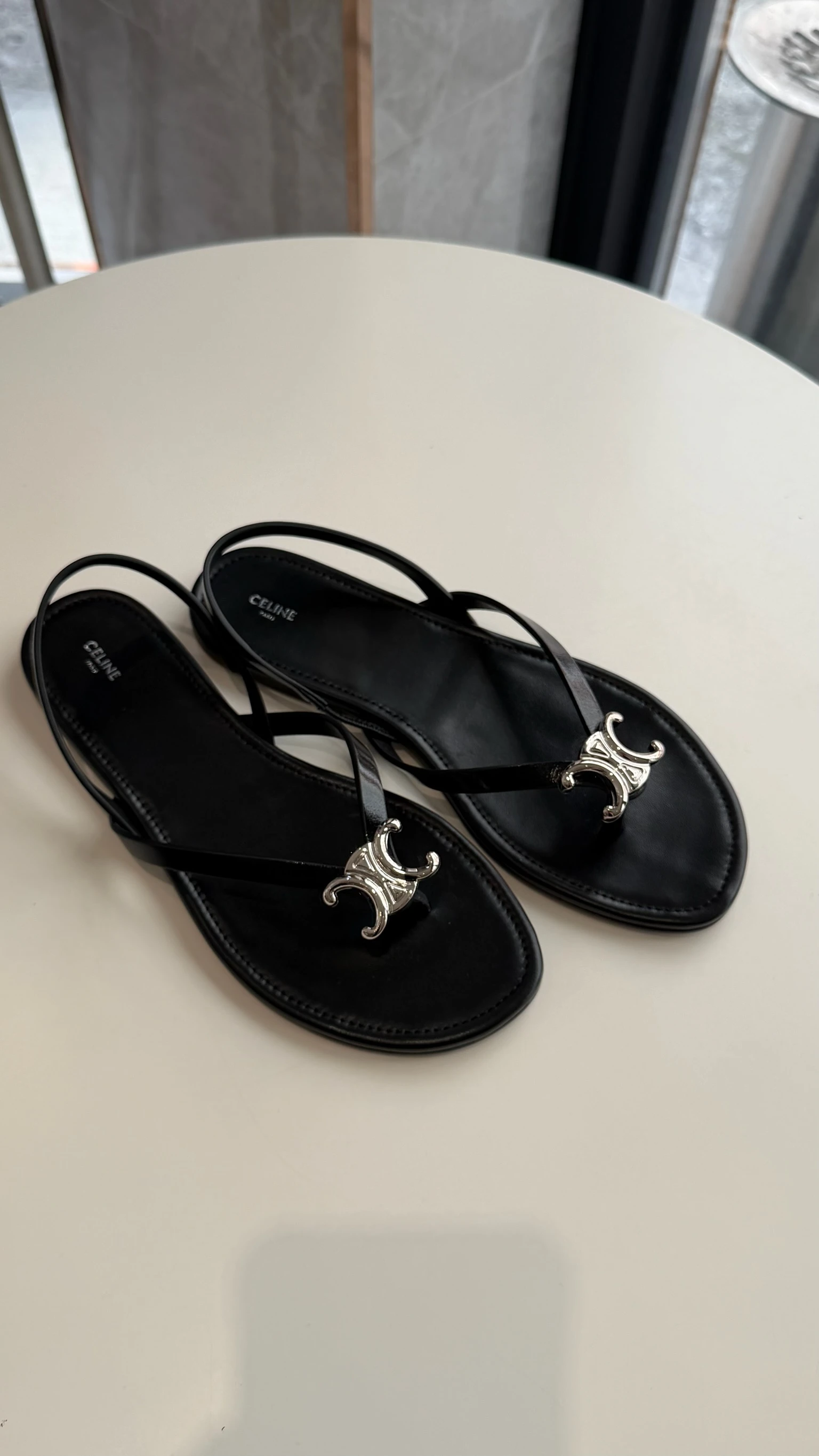 Celine 黑銀涼鞋