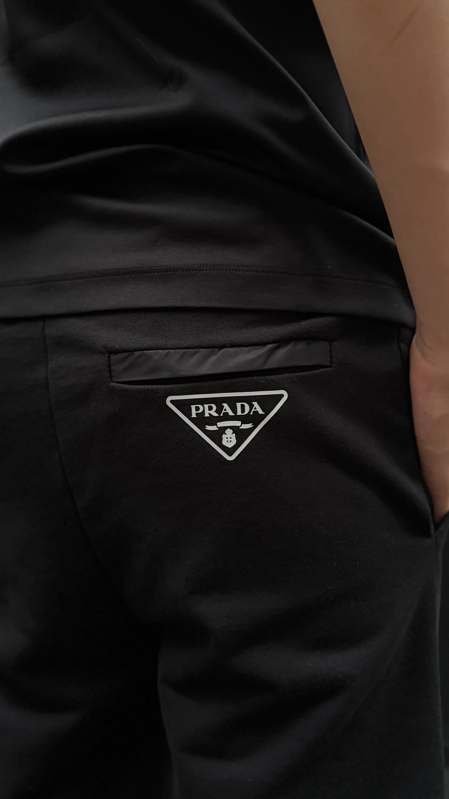 Prada 素面短褲