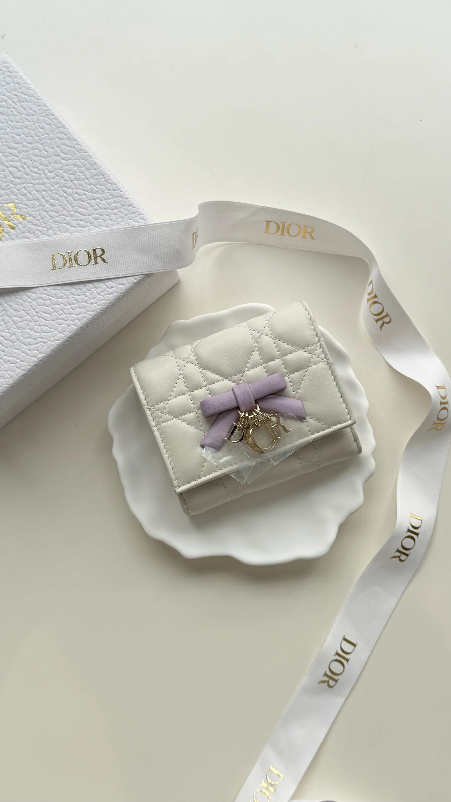 Dior 蝴蝶結白紫配色三折短夾