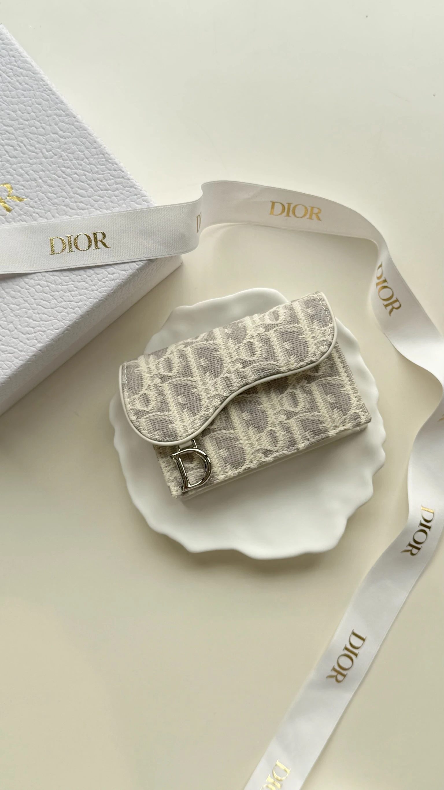 Dior 淺灰提花馬鞍卡包