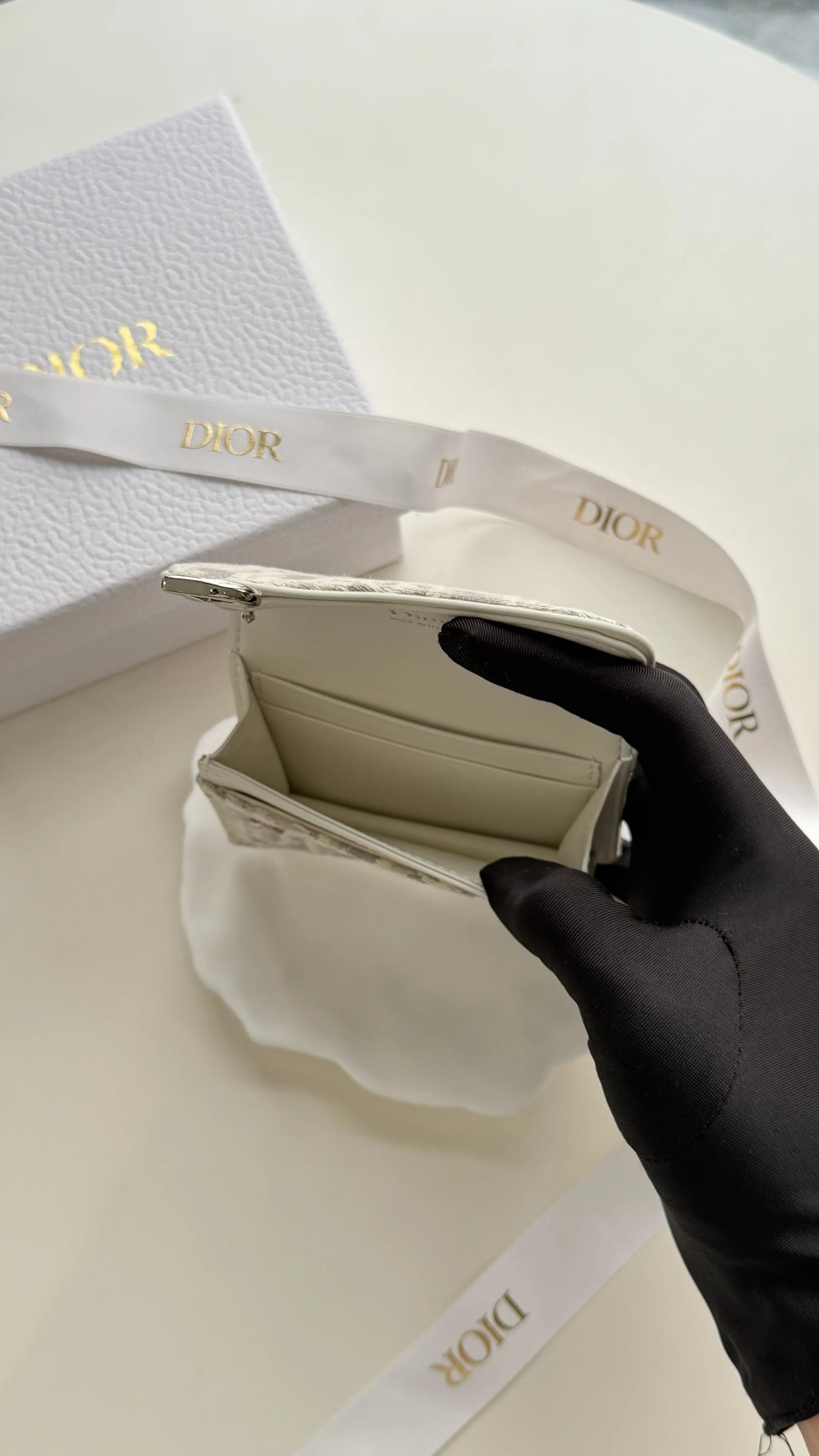 Dior 淺灰提花馬鞍卡包