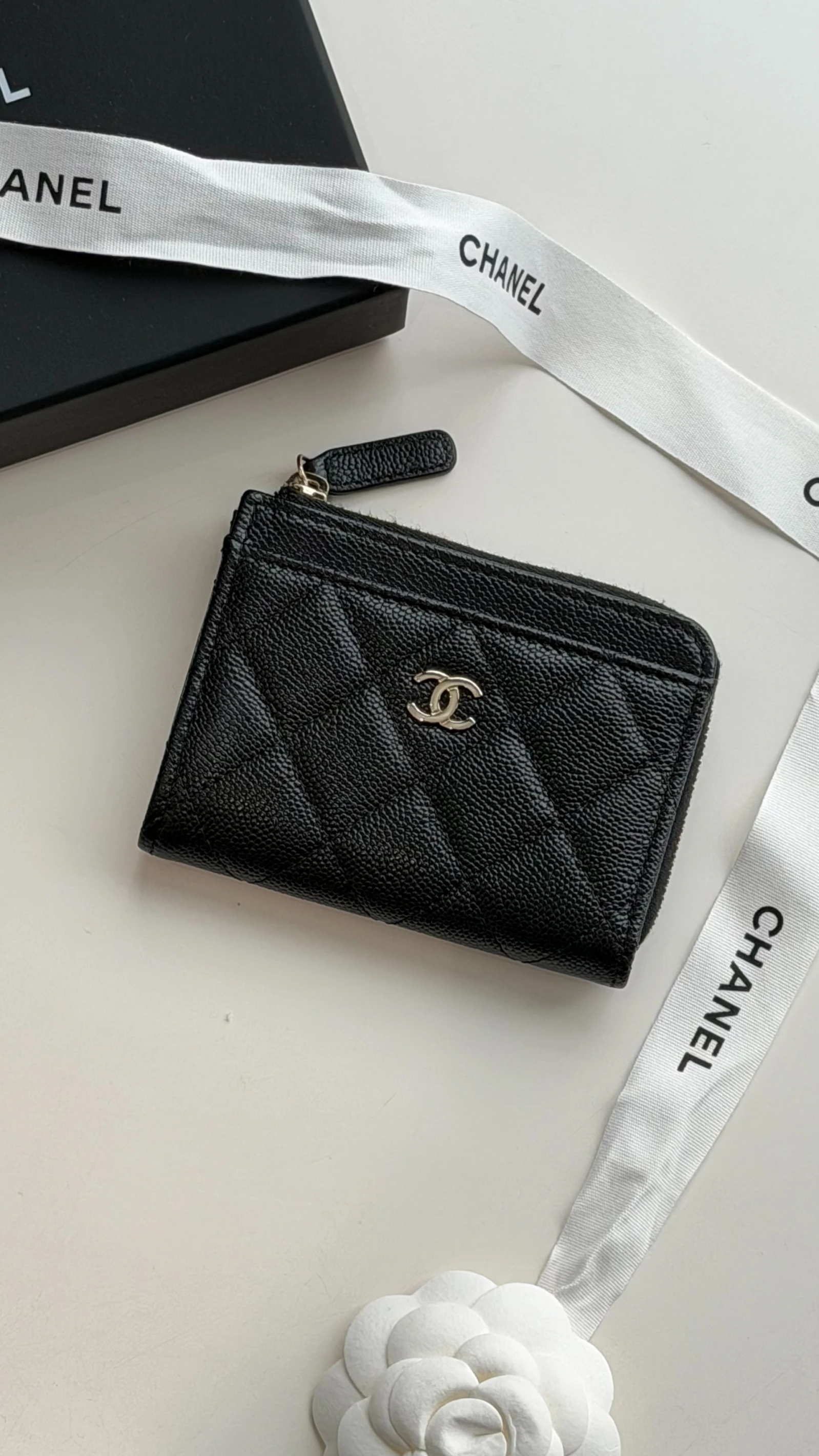 Chanel 新款L型短夾
