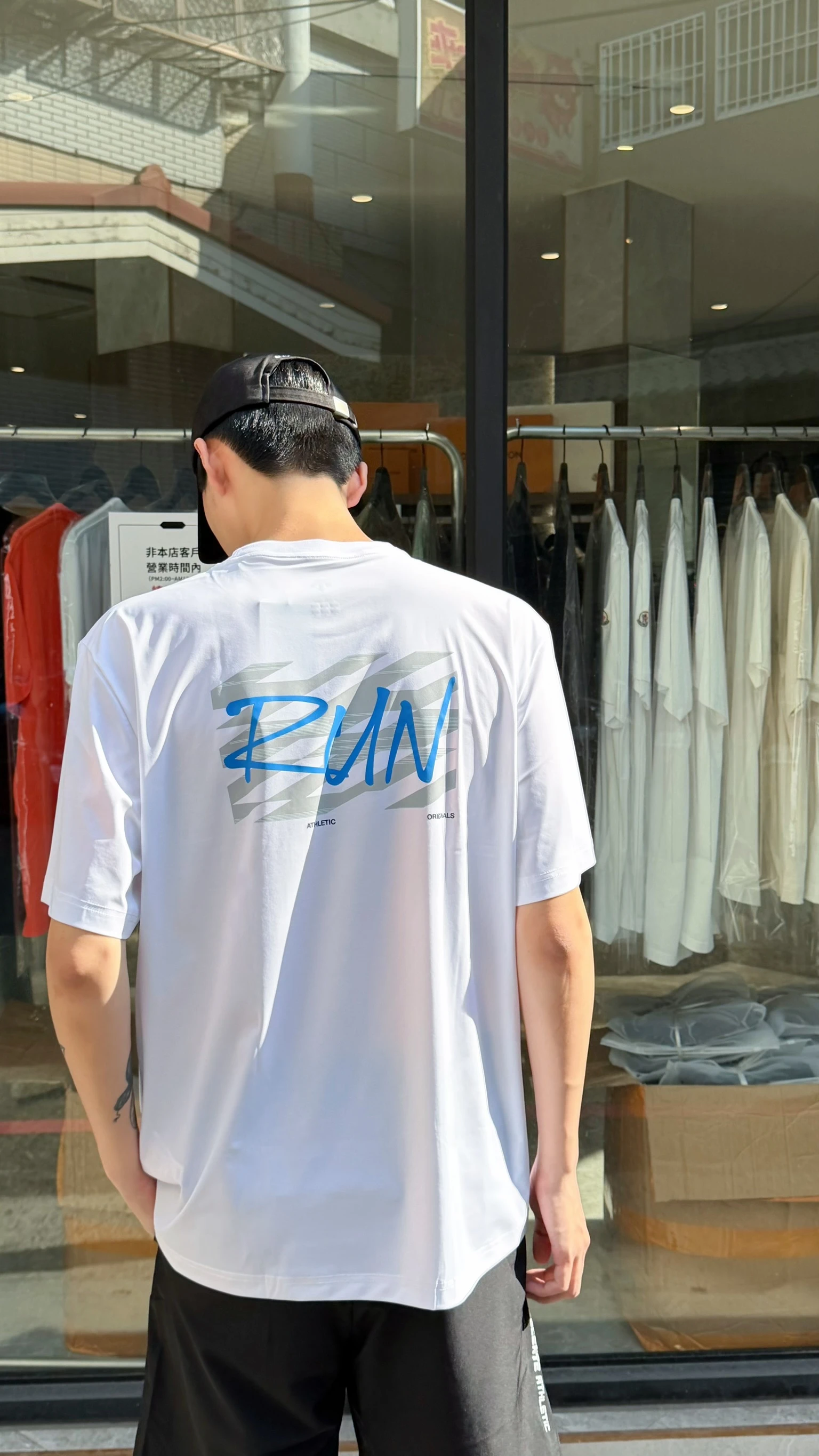 迪桑特 白背後Run短袖