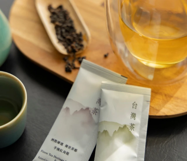 洲際臻選 手摘紅烏龍