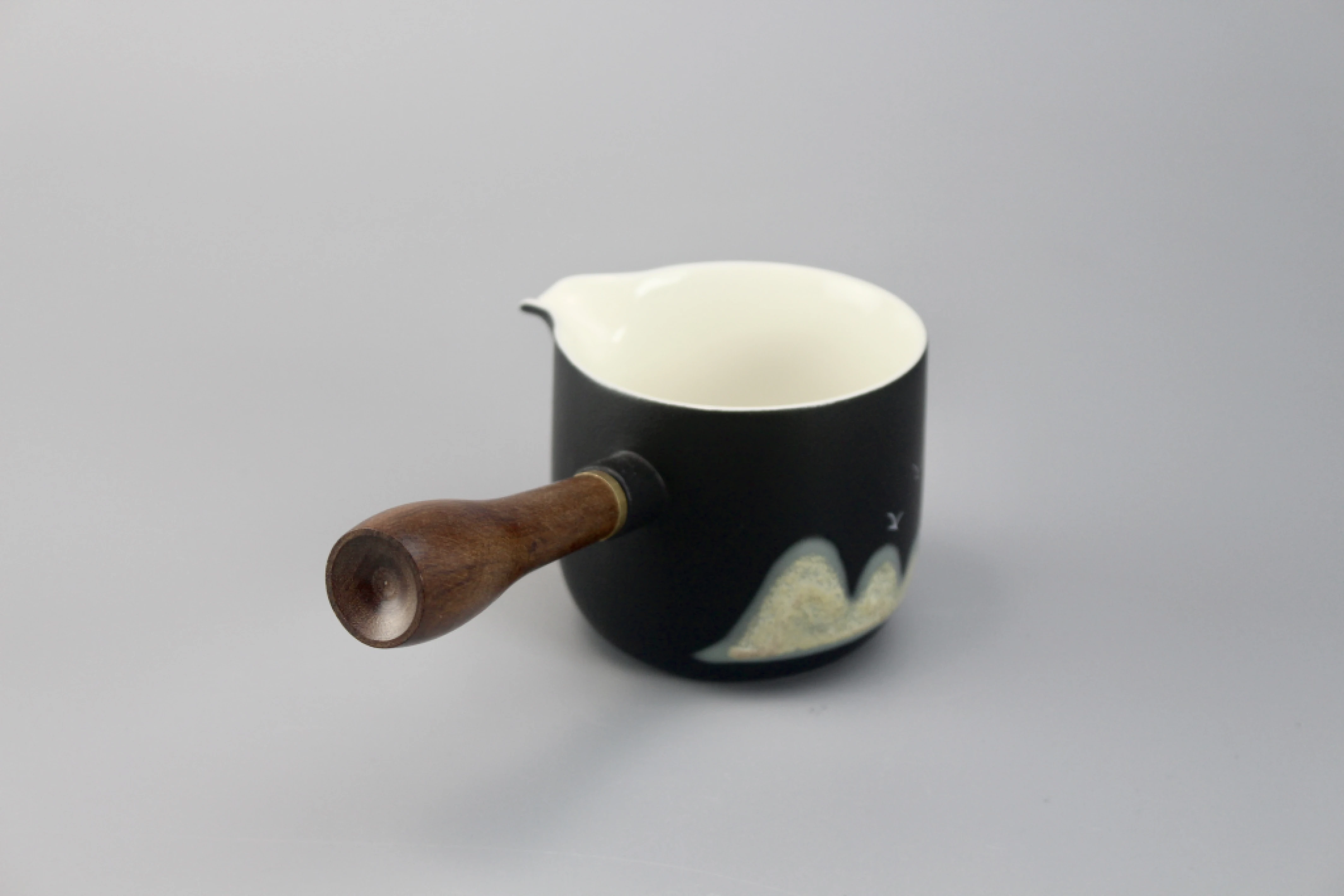 黑彩山水木柄茶海(200cc)