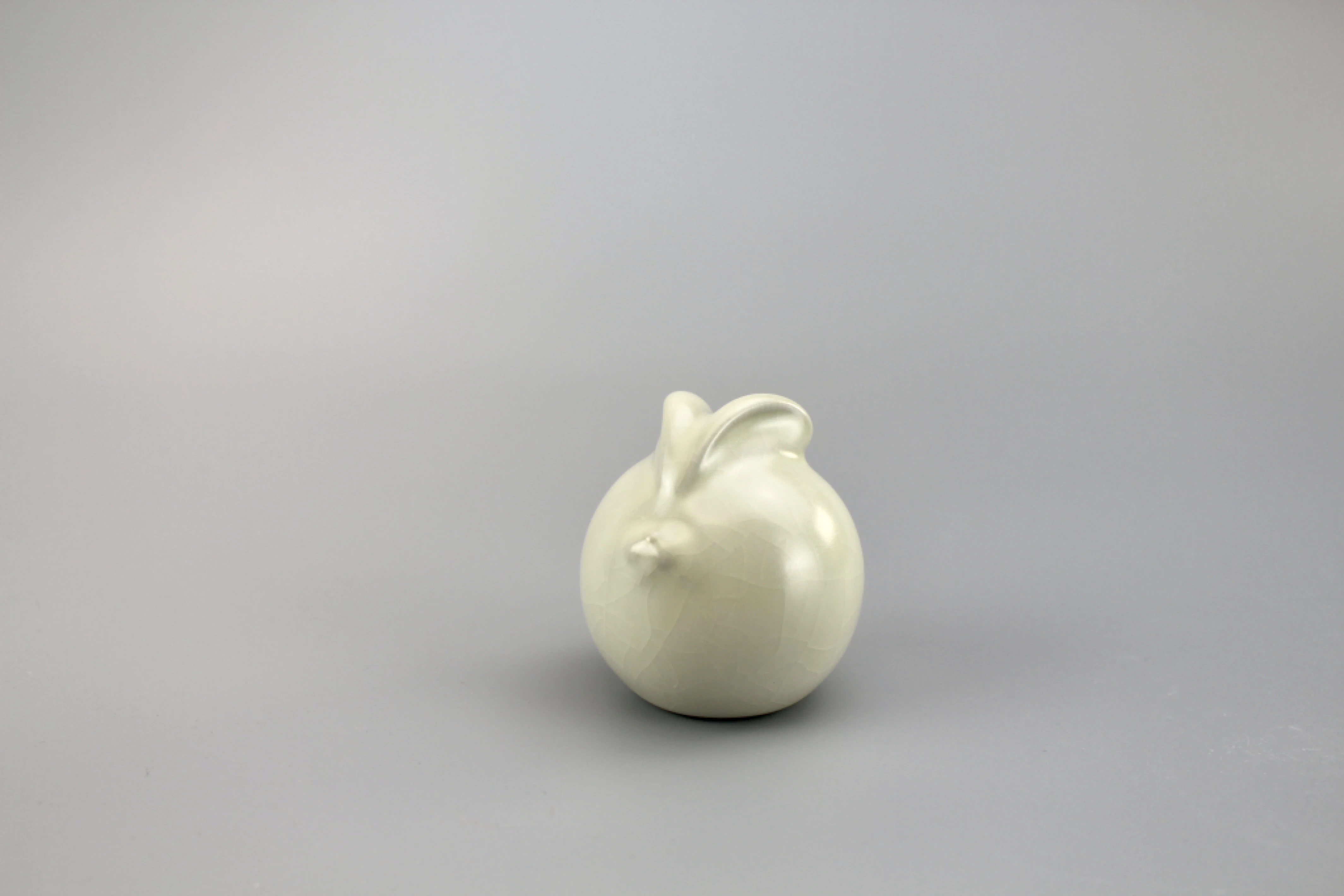 汝窯米黃兔子茶寵