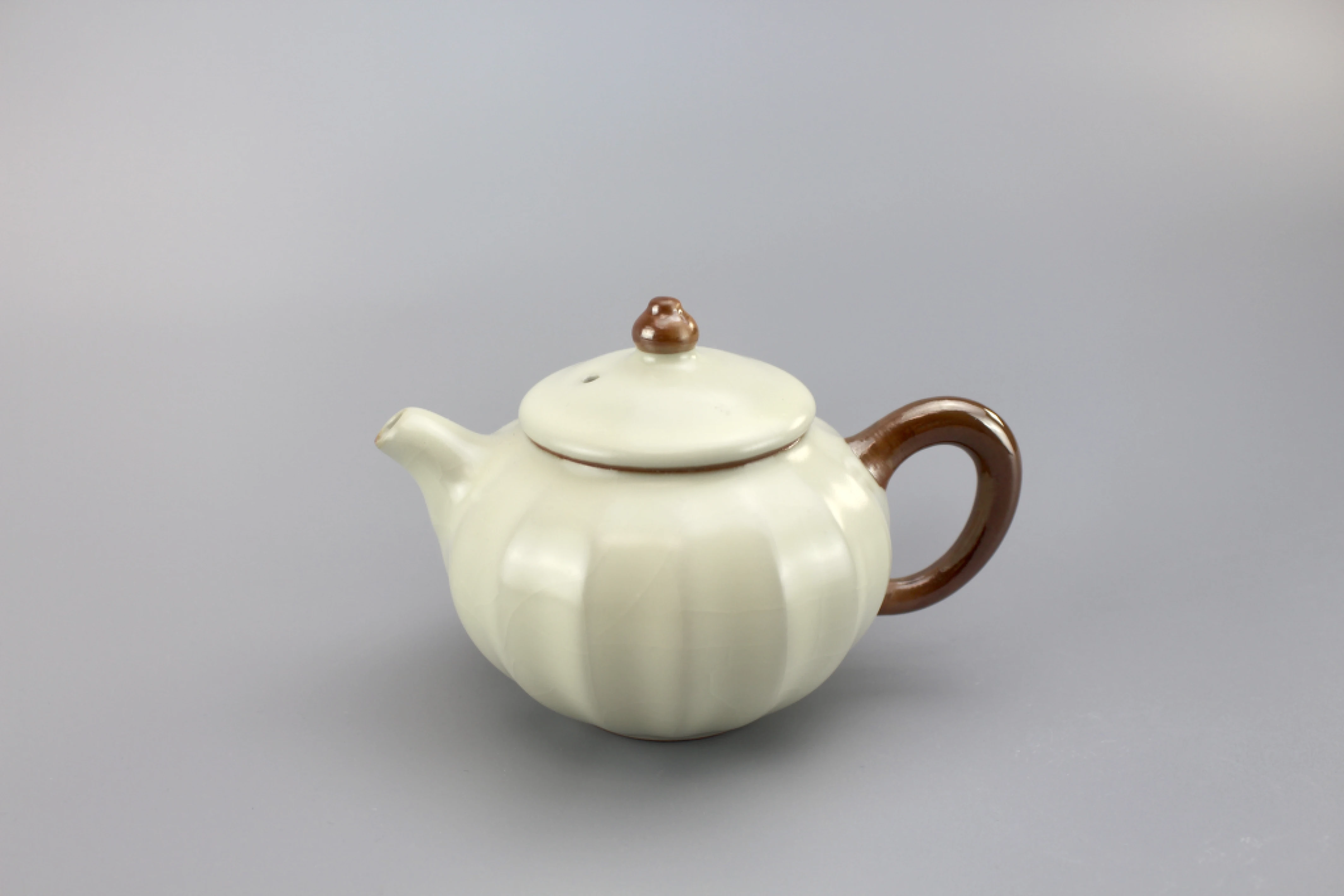 汝窯米黃條紋壺(180cc)