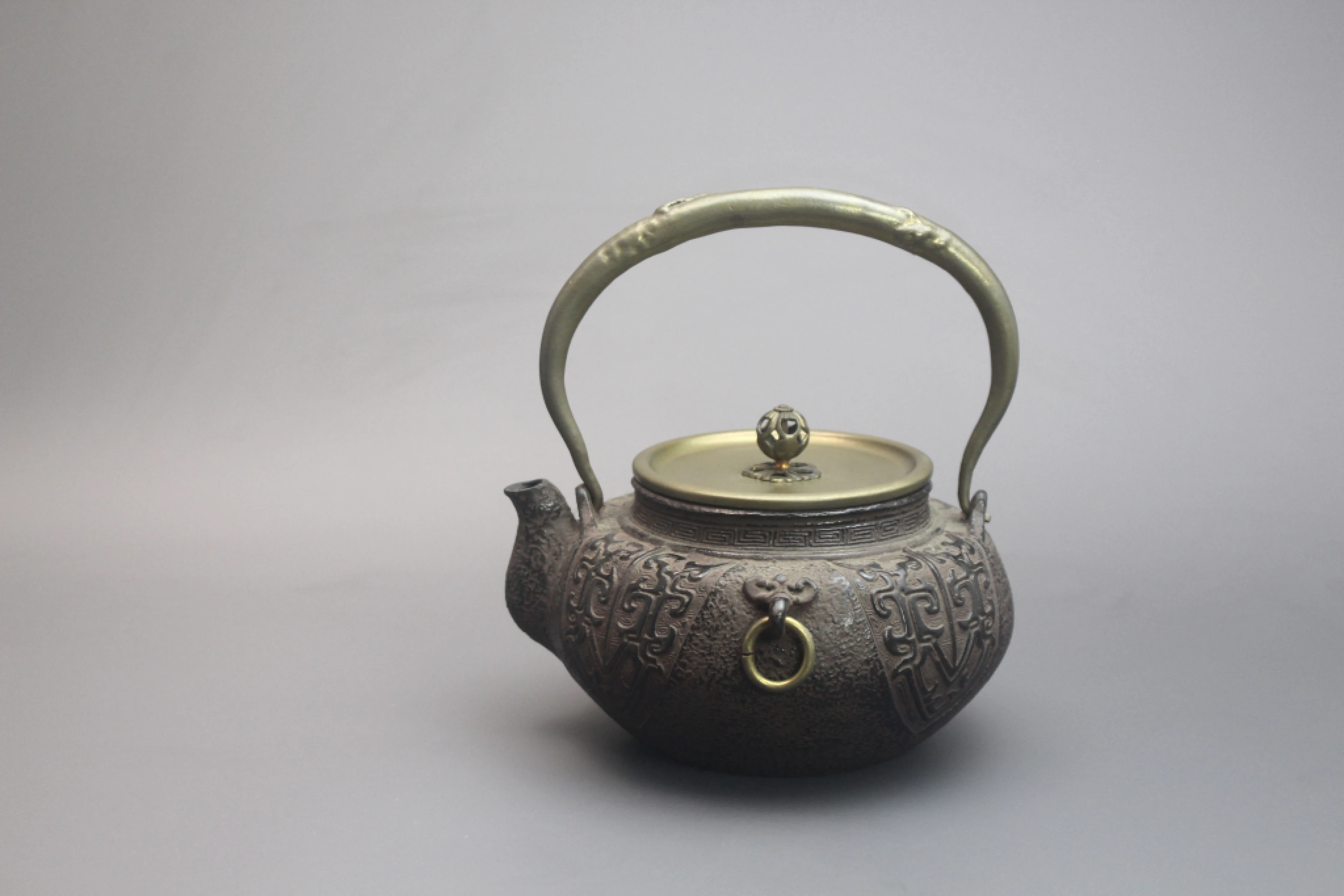 青銅文生鐵壺(1.2L)