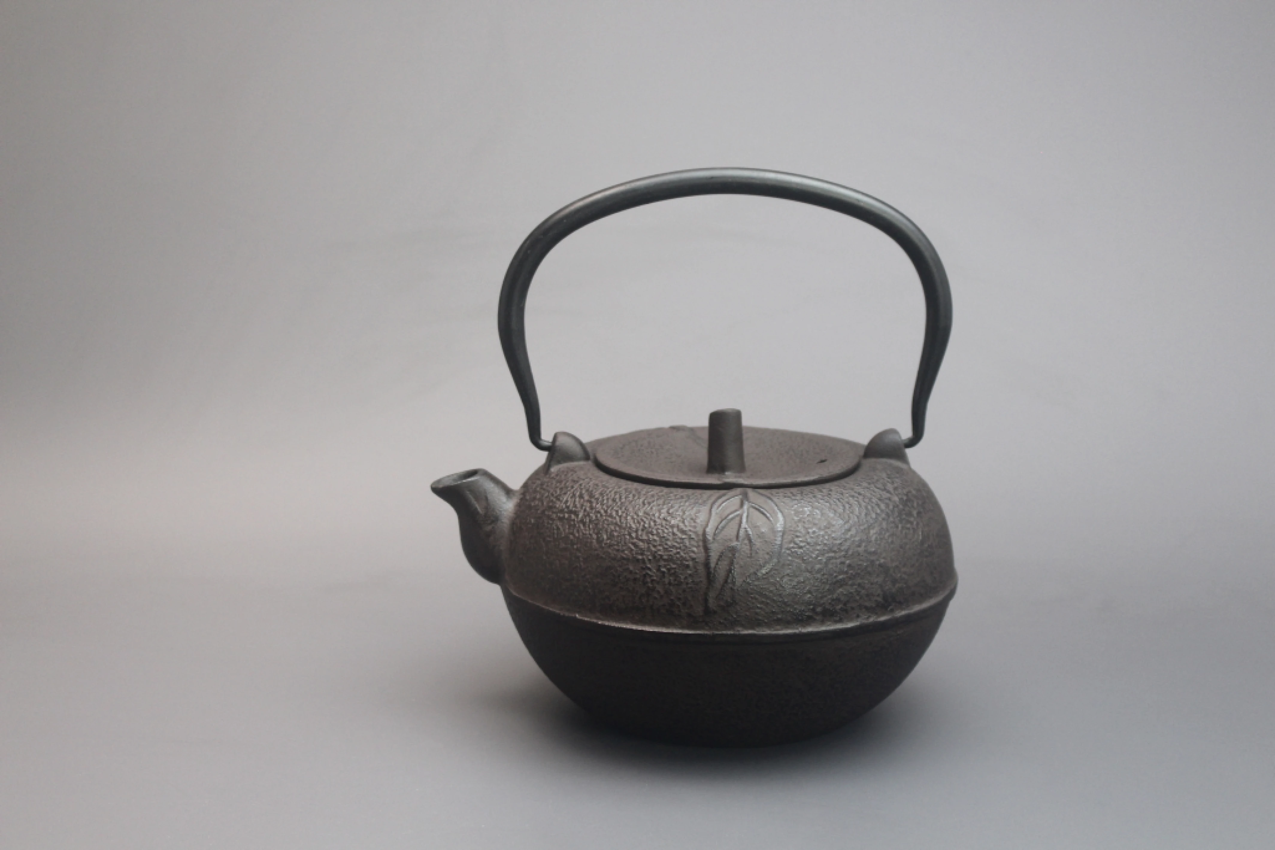 生鐵壺樹葉(1.8L)