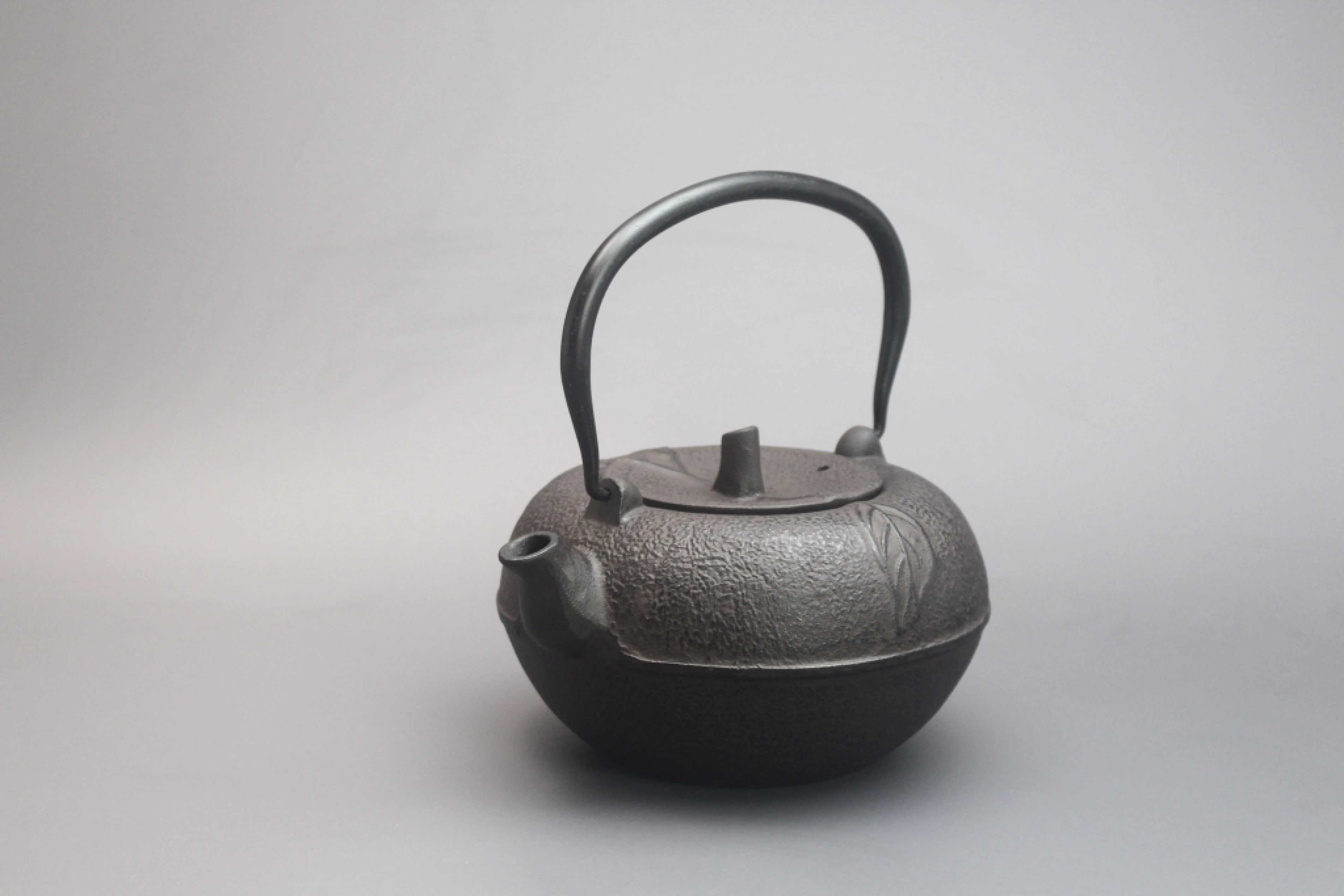 生鐵壺樹葉(1.8L)