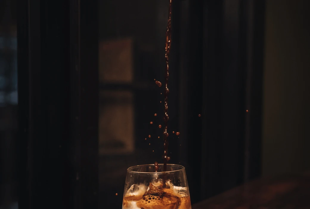 咖啡因｜ 咖啡豆主要的苦味來源並不是來自咖啡因，其實＿＿才是關鍵！