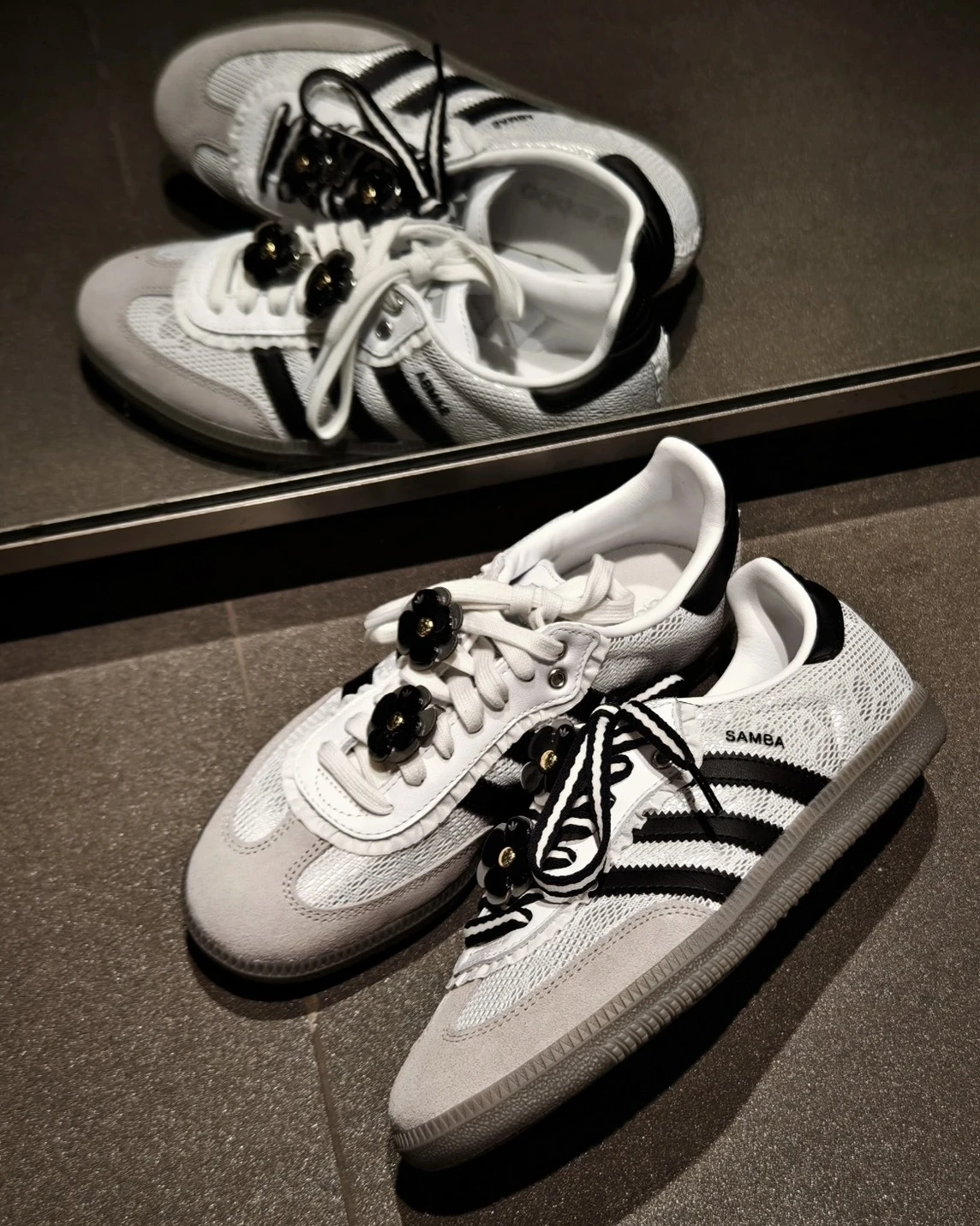 【國外限時折扣】ADIDAS SAMBA OG 小香風小花灰白芭蕾風女鞋IH3371|需等『2~3週』