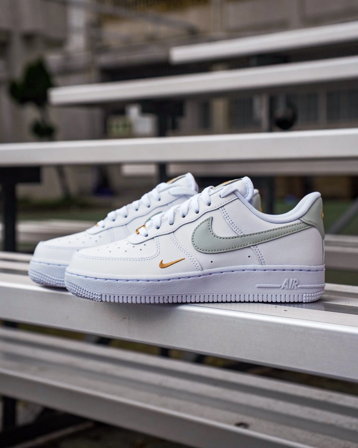 【現貨!爆款】NIKE AIR FORCE 1 白綠 小金勾 灰綠 女鞋 cz0270-106