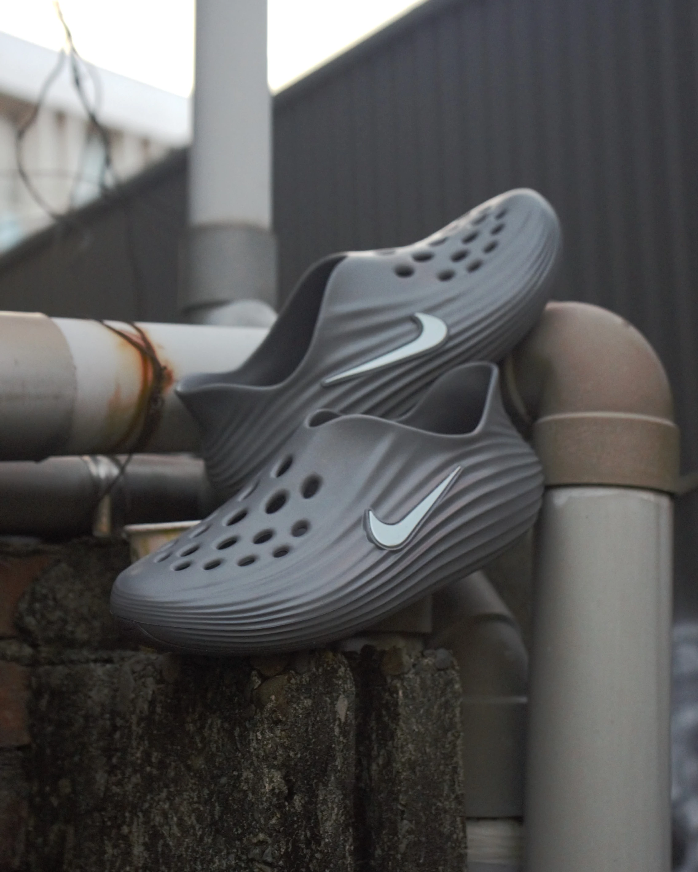 【爆款回歸!】NIKE REACTX REJUVEN8 灰色泡棉休閒防水涼鞋拖鞋恢復鞋洞洞鞋HV5060-002