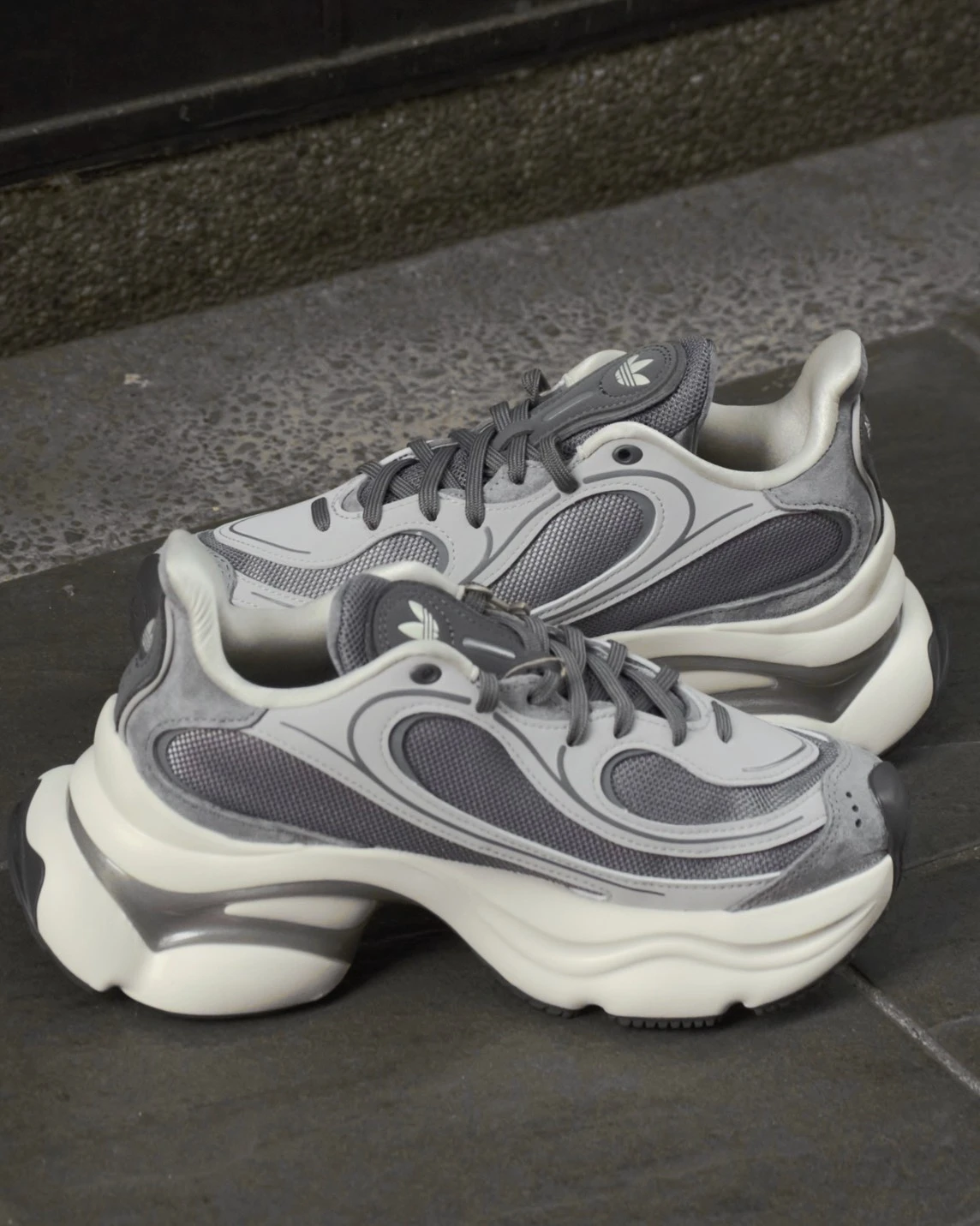 【國外限定!新色預訂】ADIDAS ORIGINALS OZVENUZ 灰 宋雨琦同款 浮蝶鞋 增高 復古 老爹鞋KJ3974|『預購需2~4週』