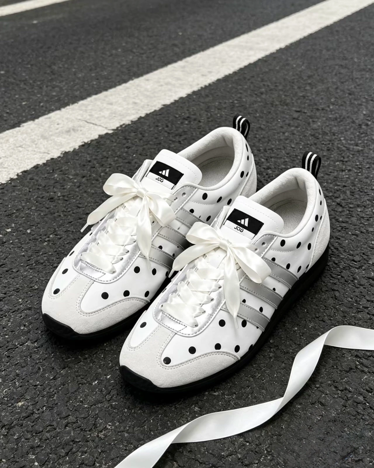 【訂製球鞋】ADIDAS潑點緞帶小白鞋
