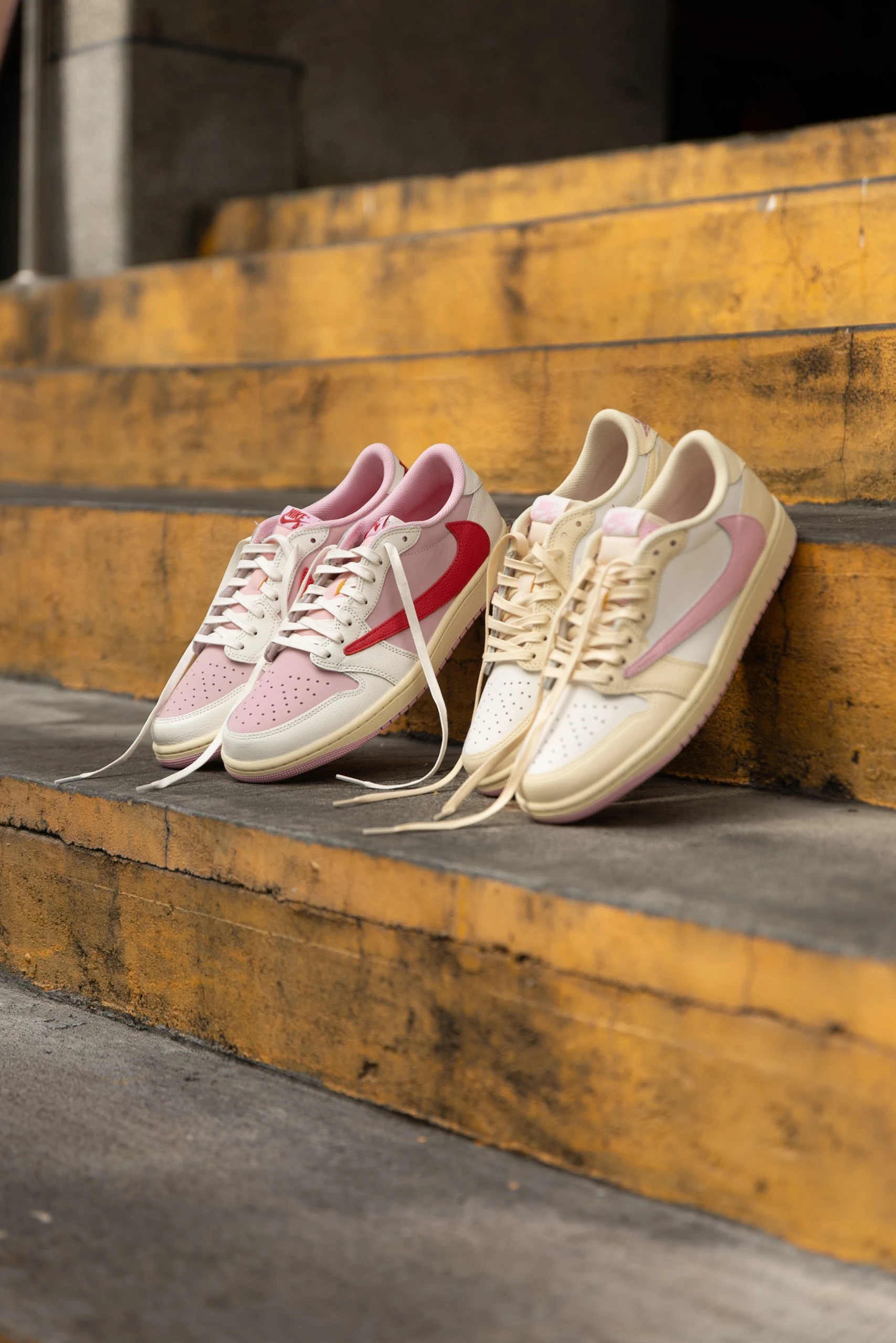 Travis Scott x Air Jordan 1 Low OG 粉倒勾 Muslin Pink 慕斯粉 / Sail Tropical Pink 桃紅熱帶粉 IQ7604-100 IQ7604-101