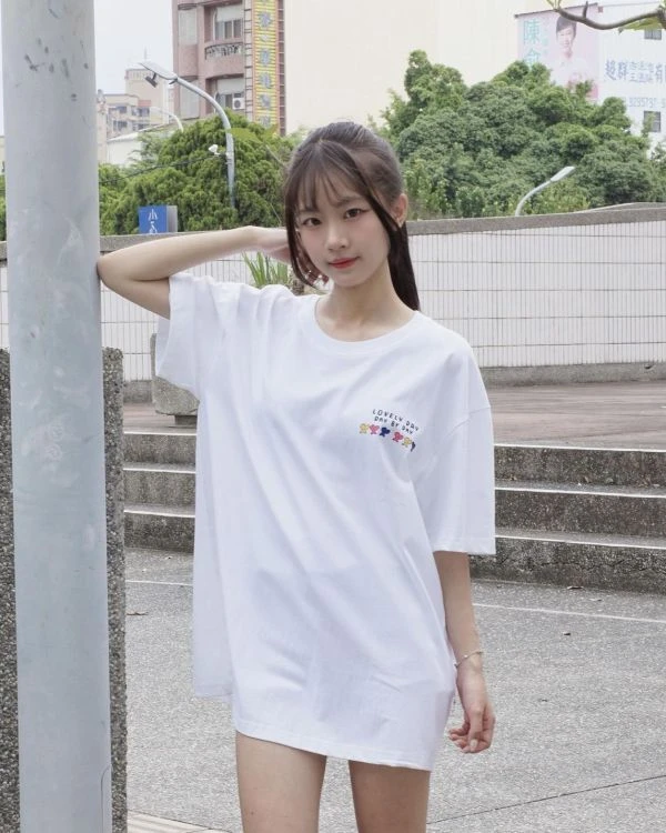 【現貨+預購】跳色小愛心短Tee
