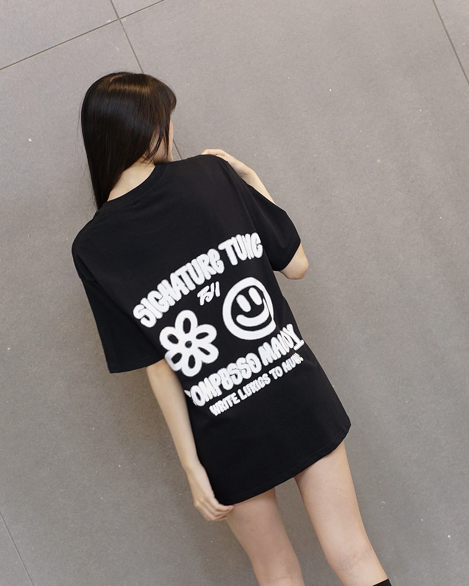 【現貨】笑臉街頭塗鴉短Tee