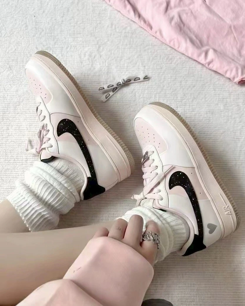 【訂製球鞋】NIKE AIR FORCE 1｜閃鑽黑勾