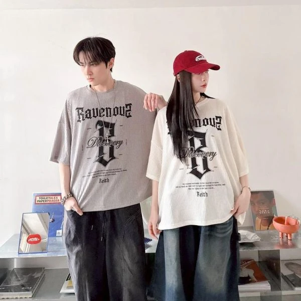 Bauenous哥德字印花寬版短Tee