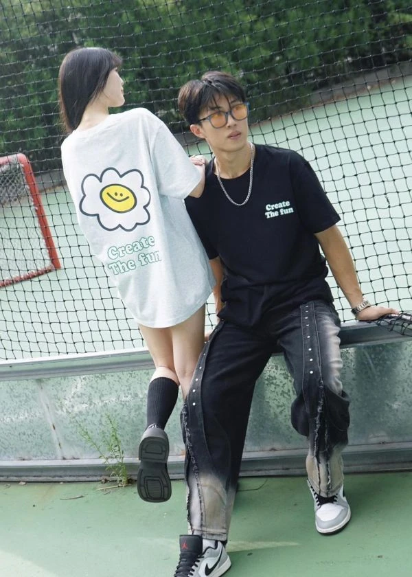 現貨【軟萌小夥伴】微笑花朵印花短Tee