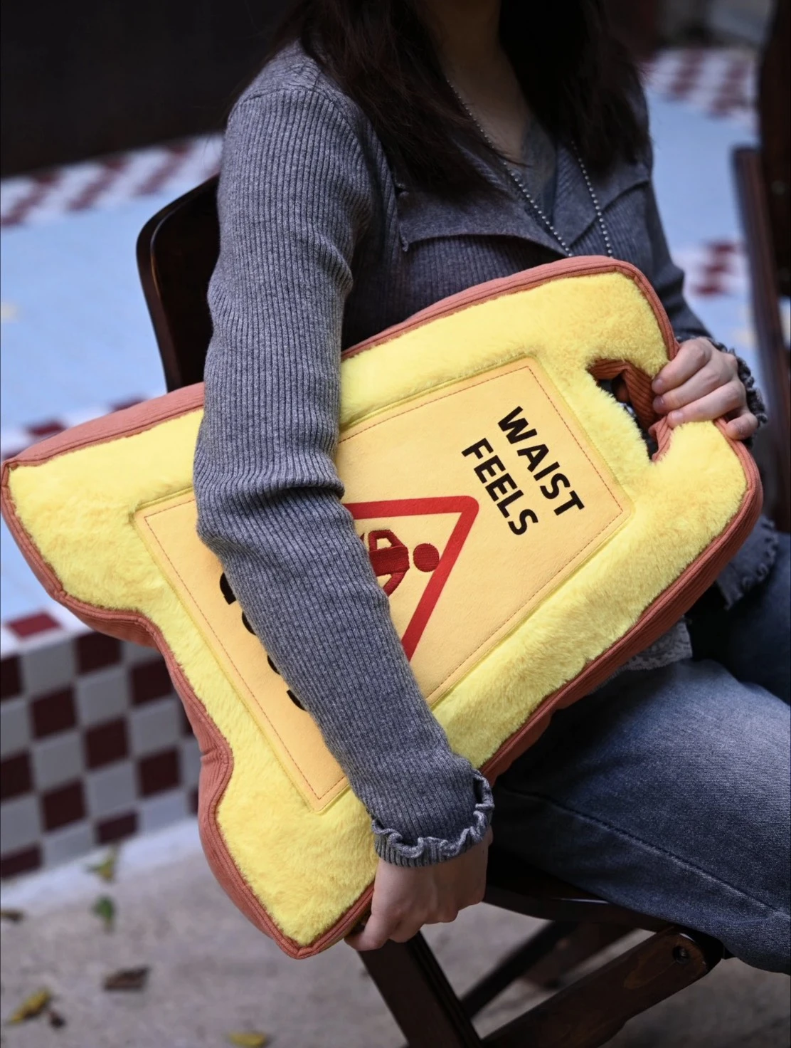【預購】警示牌靠枕 65CM