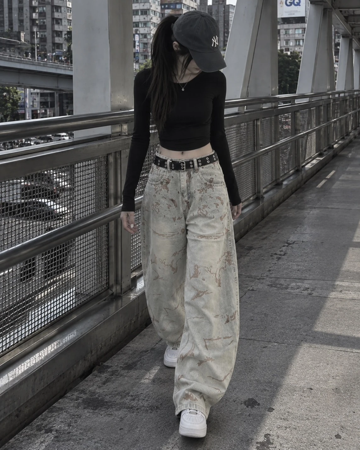 荒鏽斑駁牛仔彎刀褲