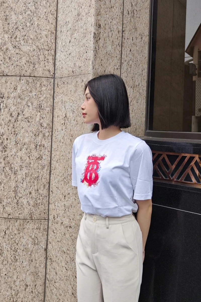【BURBERRY】青年短珊瑚TB造型Logo｜短袖(白)